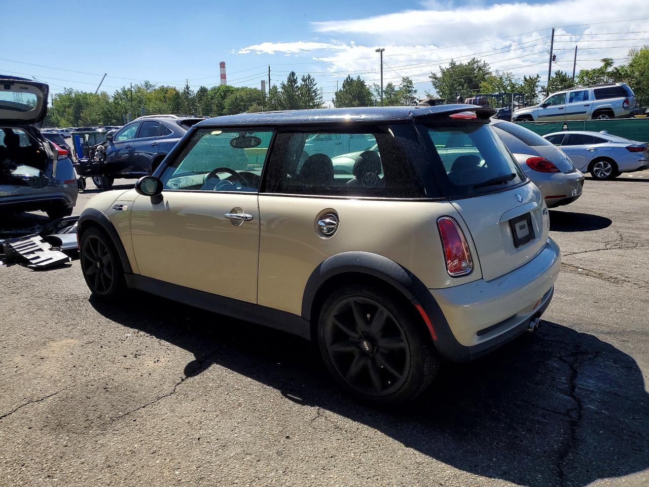 2006 Mini Cooper S White vin: WMWRE33526TL15999