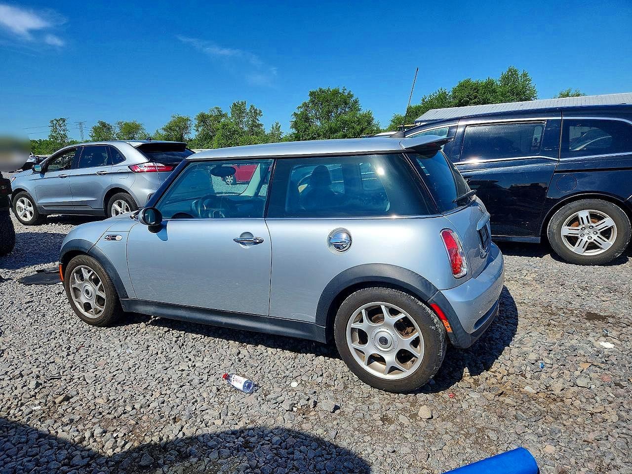 2006 Mini Cooper S Silver vin: WMWRE33526TL24895