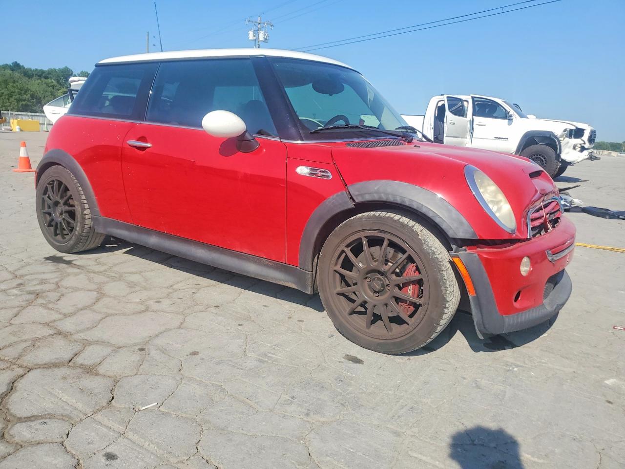 2005 Mini Cooper S Red vin: WMWRE33535TL14214
