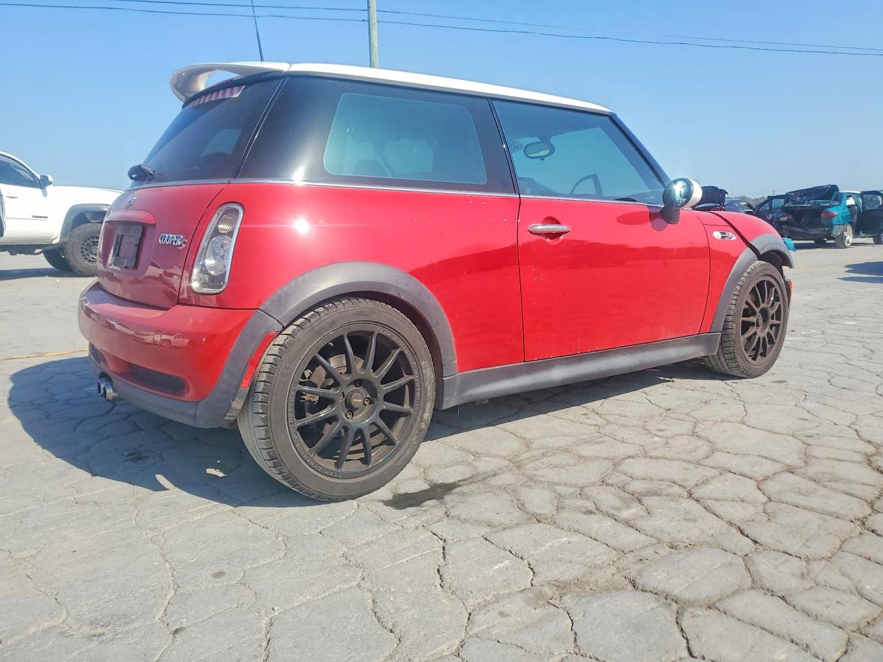 2005 Mini Cooper S Red vin: WMWRE33535TL14214