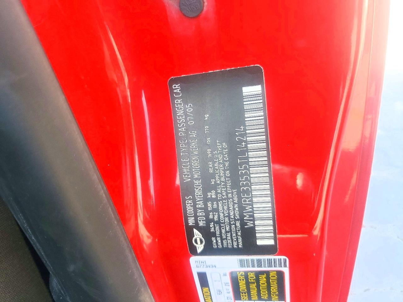 2005 Mini Cooper S Red vin: WMWRE33535TL14214