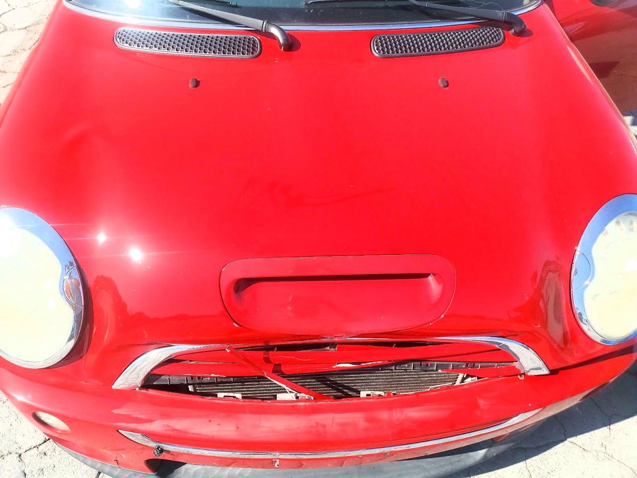 2005 Mini Cooper S Red vin: WMWRE33535TL14214