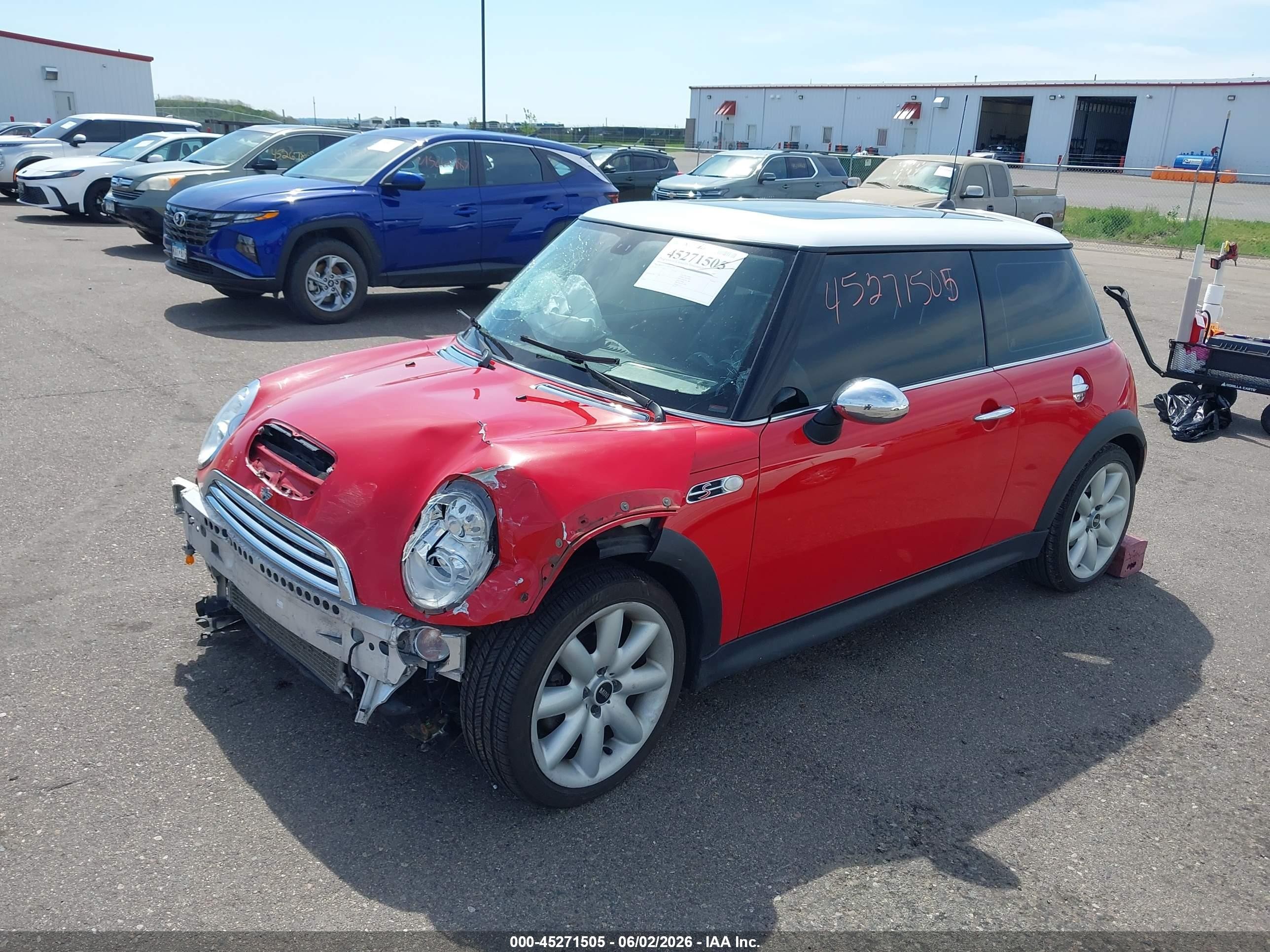 2006 Mini Cooper S   Красный vin: WMWRE33546TL23182