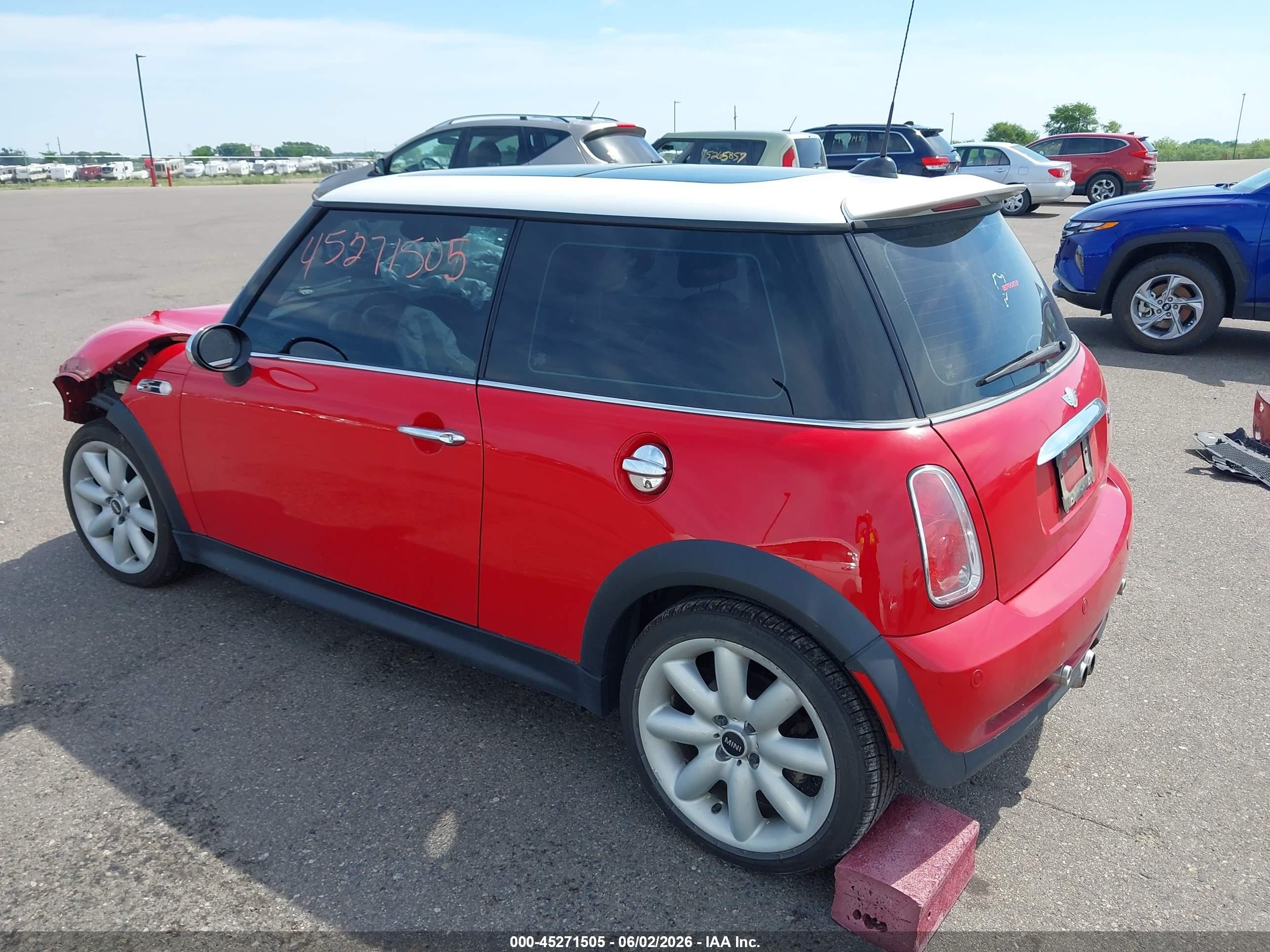 2006 Mini Cooper S   Красный vin: WMWRE33546TL23182