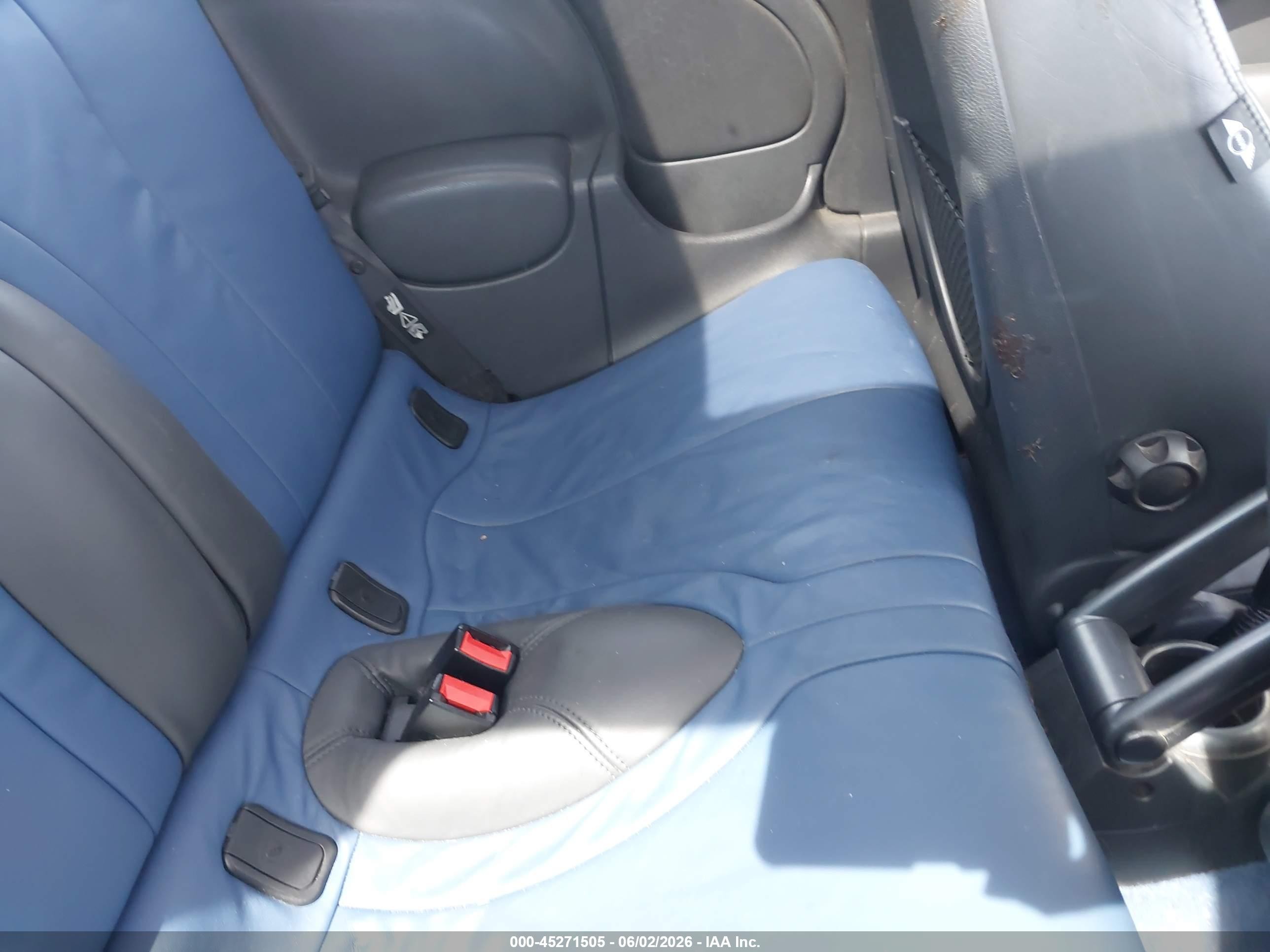 2006 Mini Cooper S   Красный vin: WMWRE33546TL23182