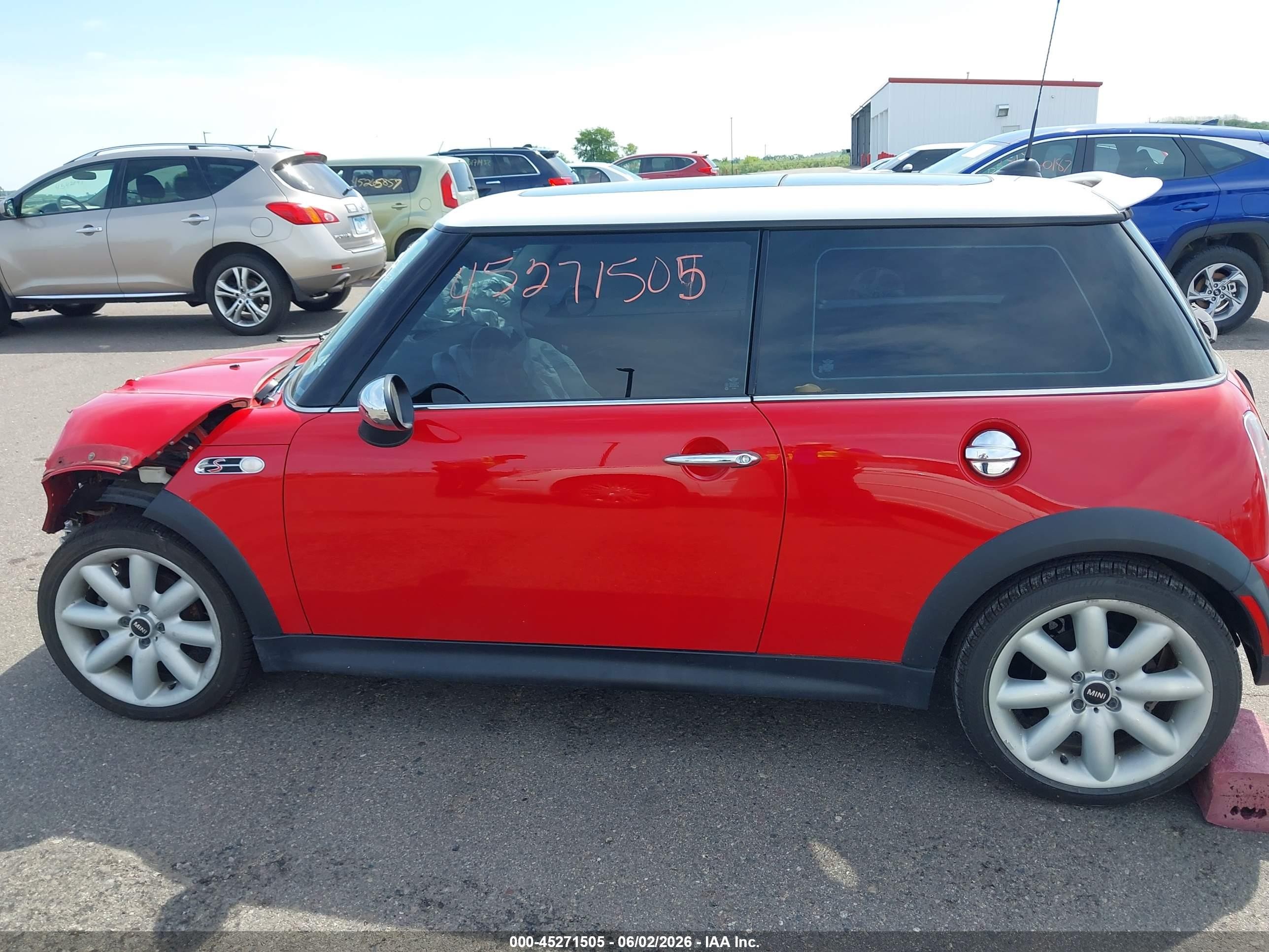 2006 Mini Cooper S   Красный vin: WMWRE33546TL23182