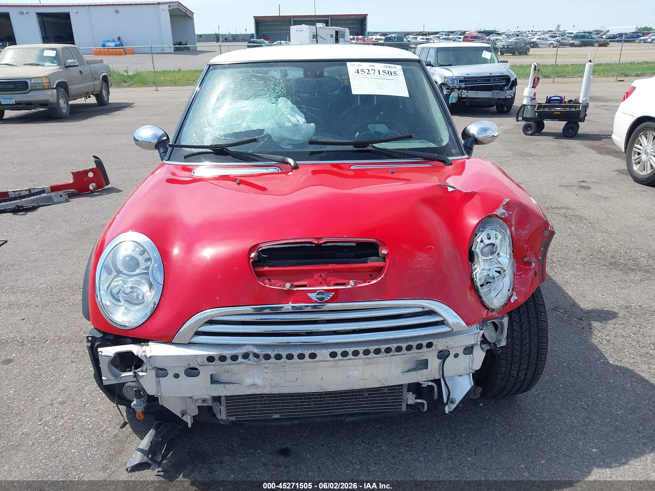 2006 Mini Cooper S   Красный vin: WMWRE33546TL23182