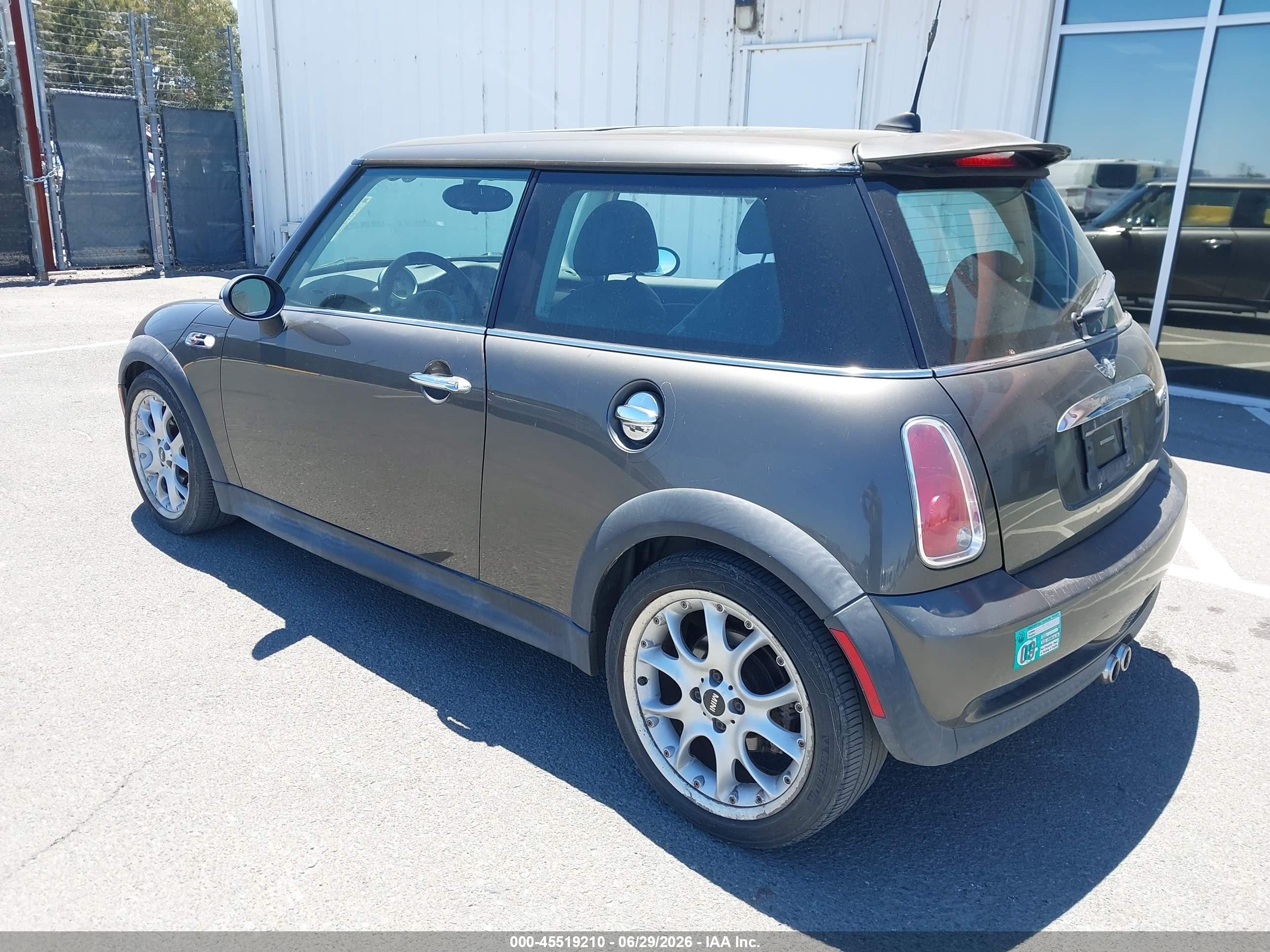 2006 Mini Cooper S   Серый vin: WMWRE33556TJ39711