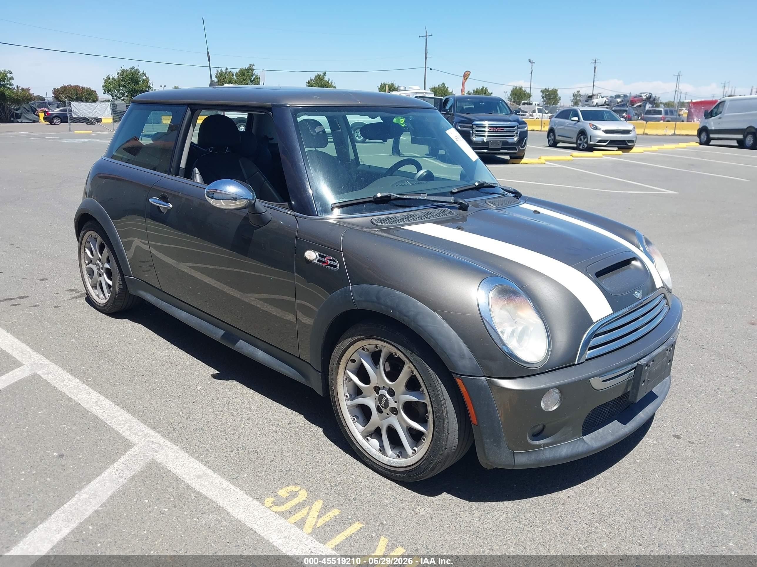 2006 Mini Cooper S   Серый vin: WMWRE33556TJ39711