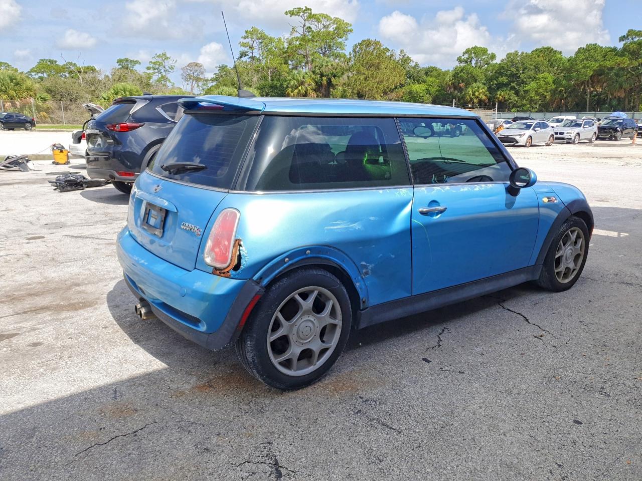 2005 Mini Cooper S Blue vin: WMWRE33565TL14014