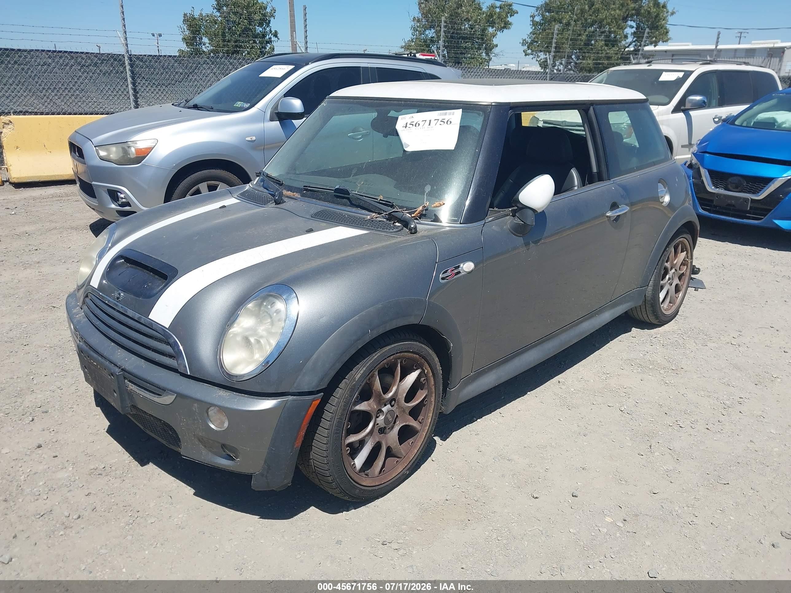 2006 Mini Cooper S   Gray vin: WMWRE33566TJ39331