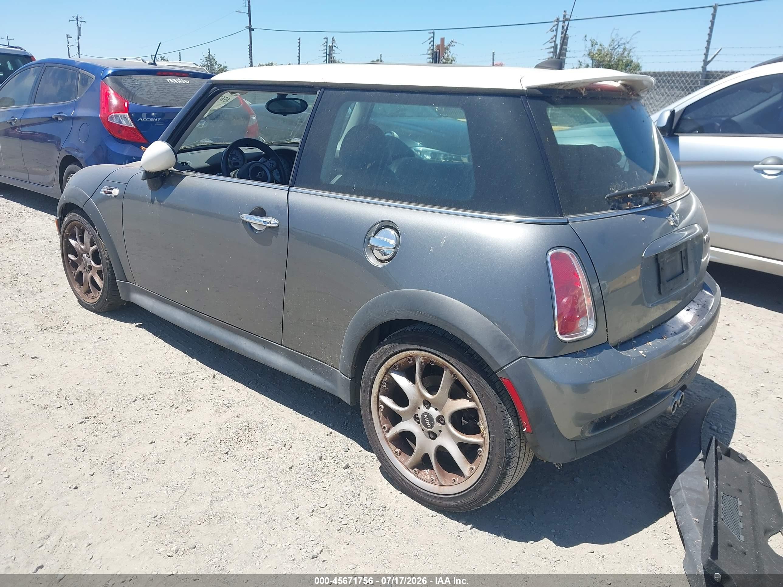 2006 Mini Cooper S   Gray vin: WMWRE33566TJ39331