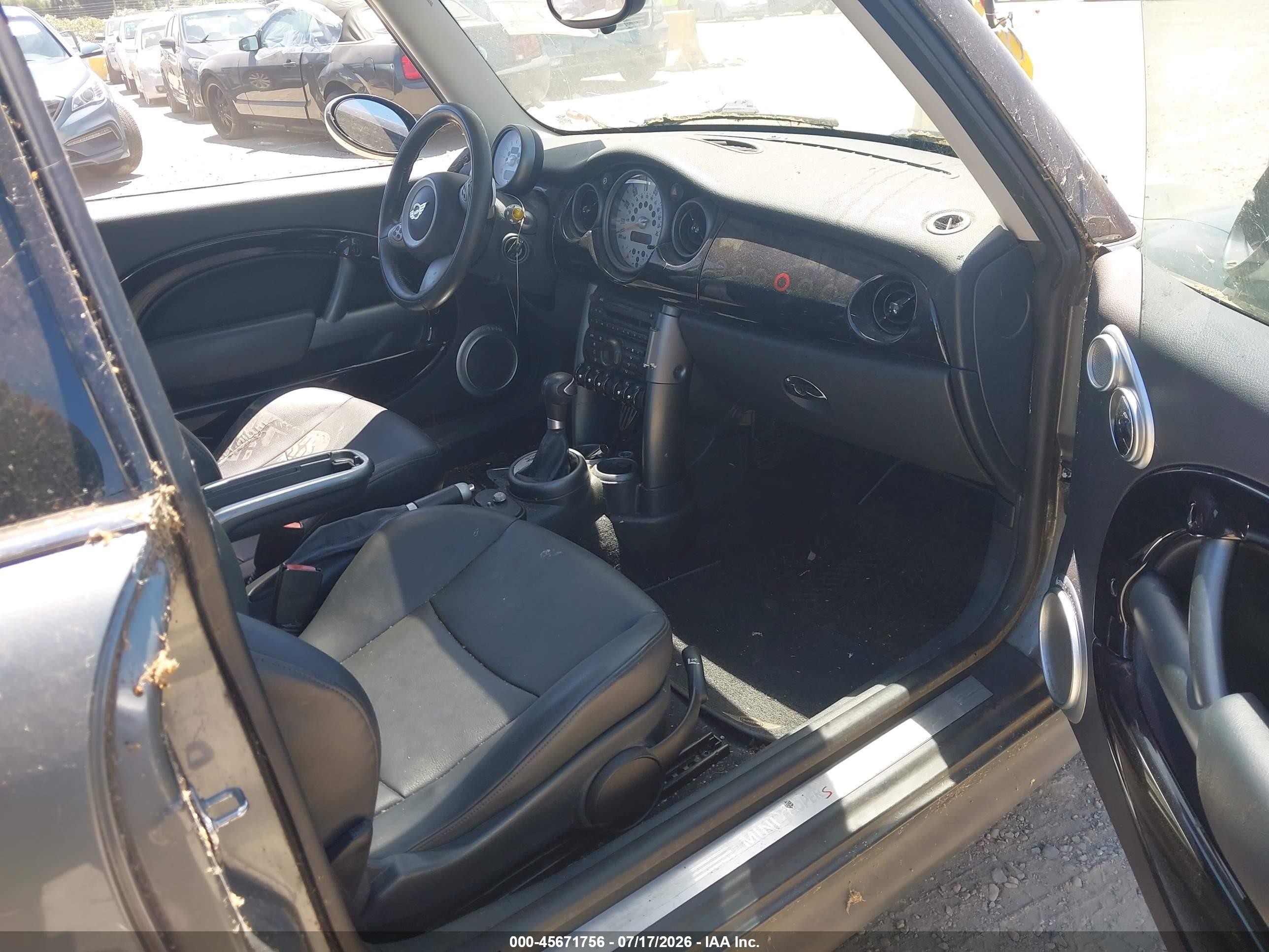 2006 Mini Cooper S   Gray vin: WMWRE33566TJ39331