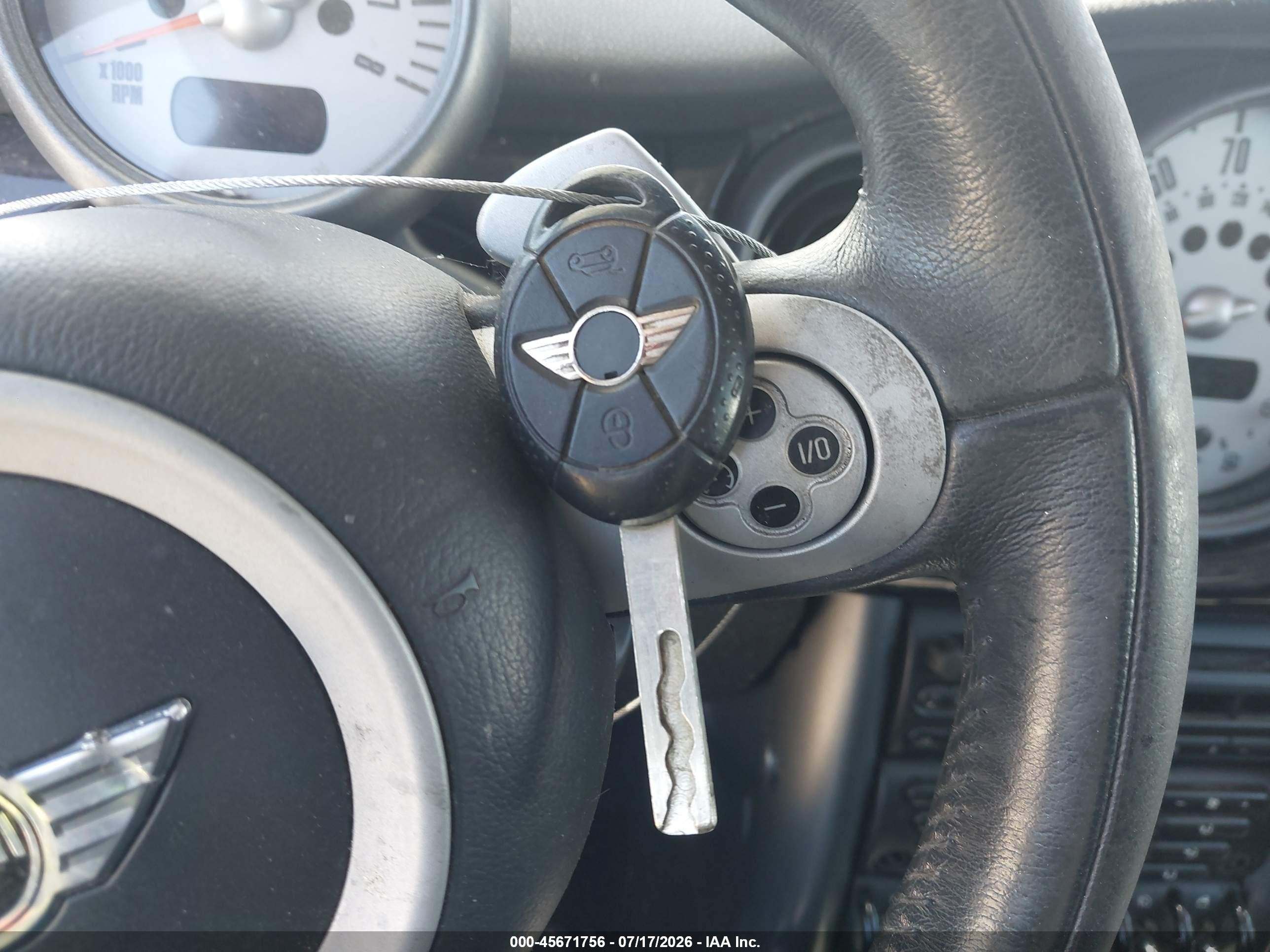 2006 Mini Cooper S   Gray vin: WMWRE33566TJ39331