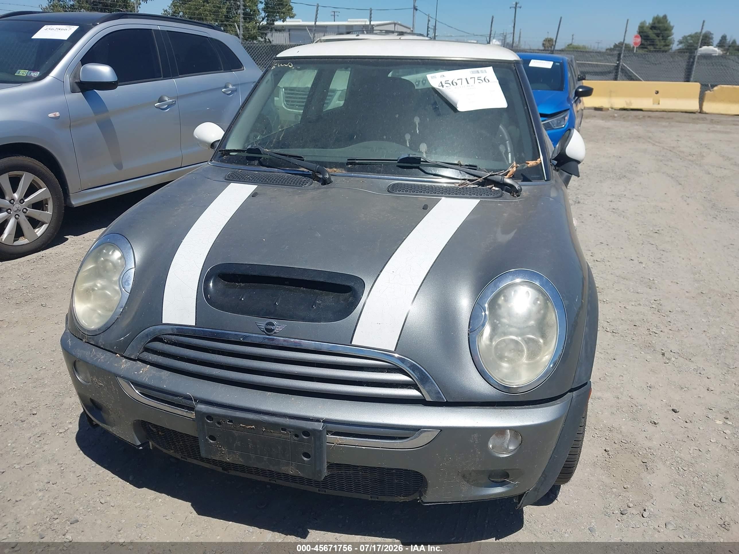 2006 Mini Cooper S   Gray vin: WMWRE33566TJ39331