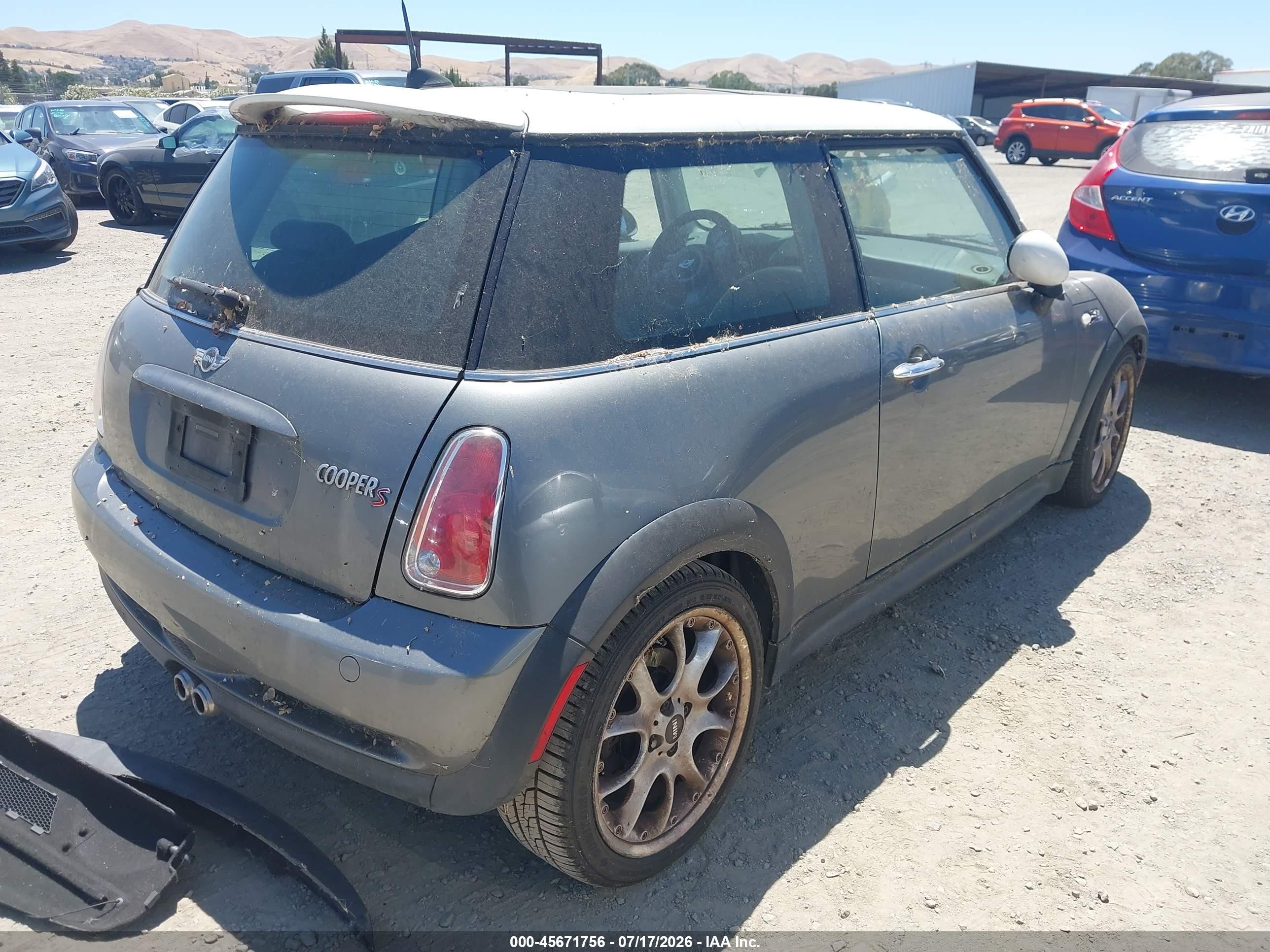 2006 Mini Cooper S   Gray vin: WMWRE33566TJ39331