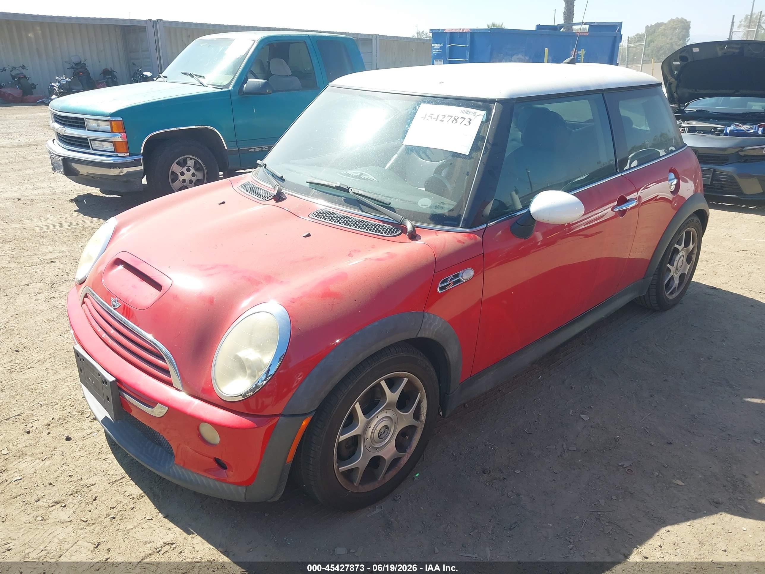 2005 Mini Cooper S   Red vin: WMWRE33575TG96718