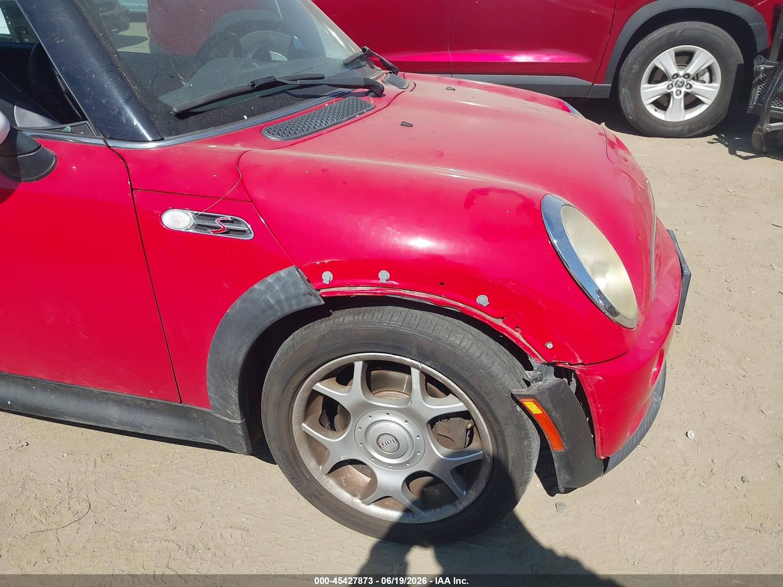 2005 Mini Cooper S   Red vin: WMWRE33575TG96718