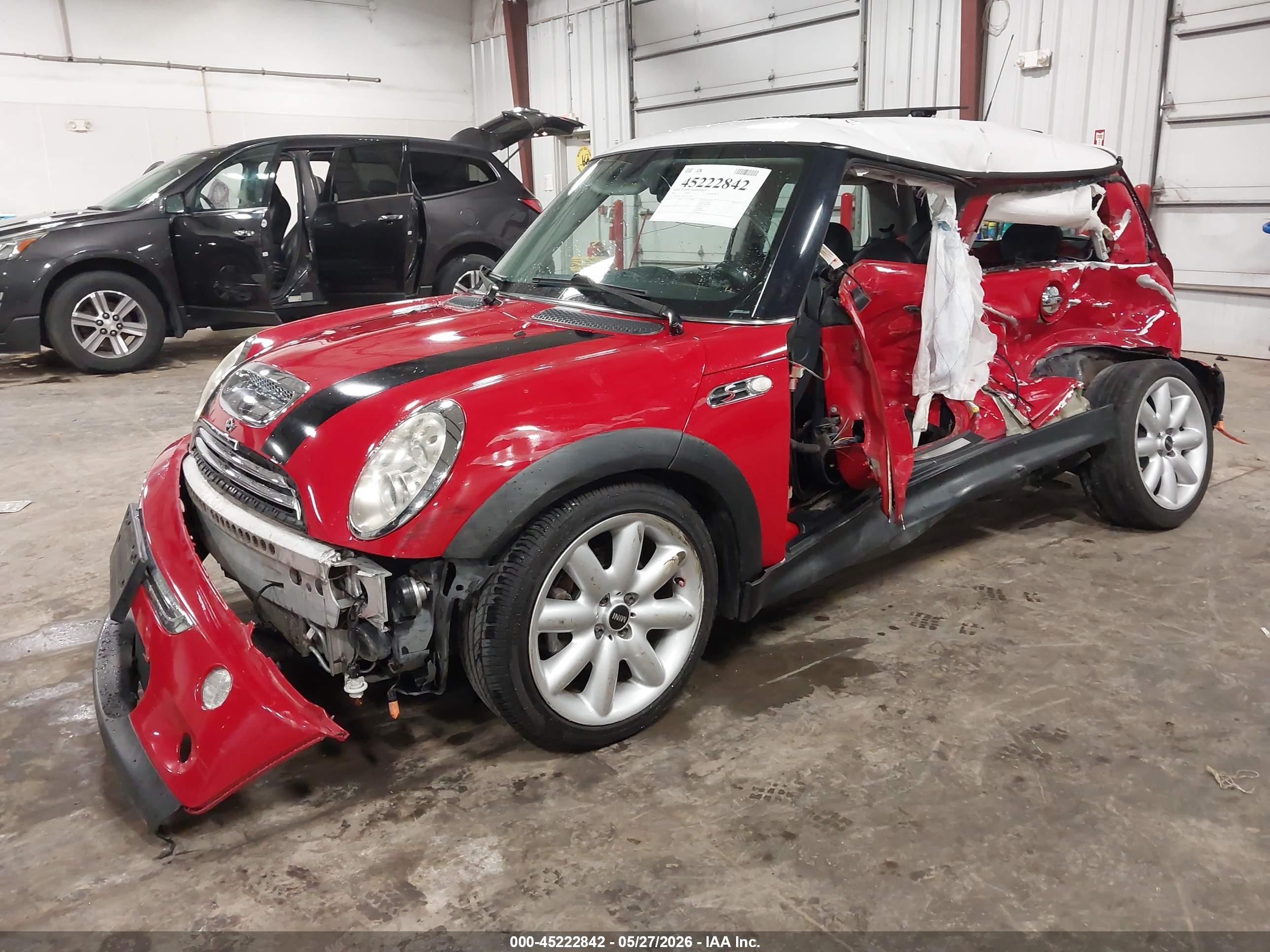 2005 Mini Cooper S Red vin: WMWRE33585TG97909
