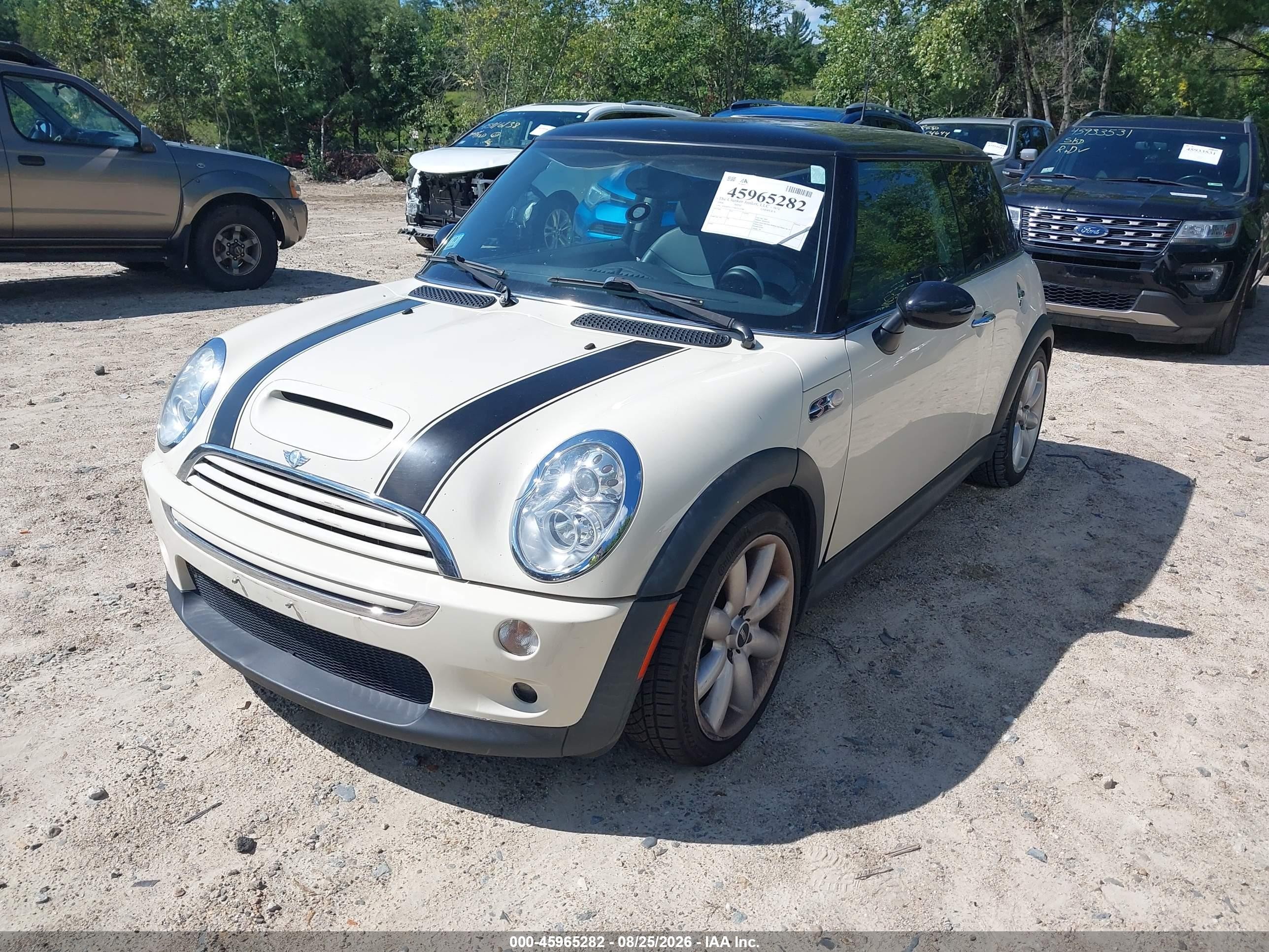 2006 Mini Cooper S   White vin: WMWRE33596TJ35788