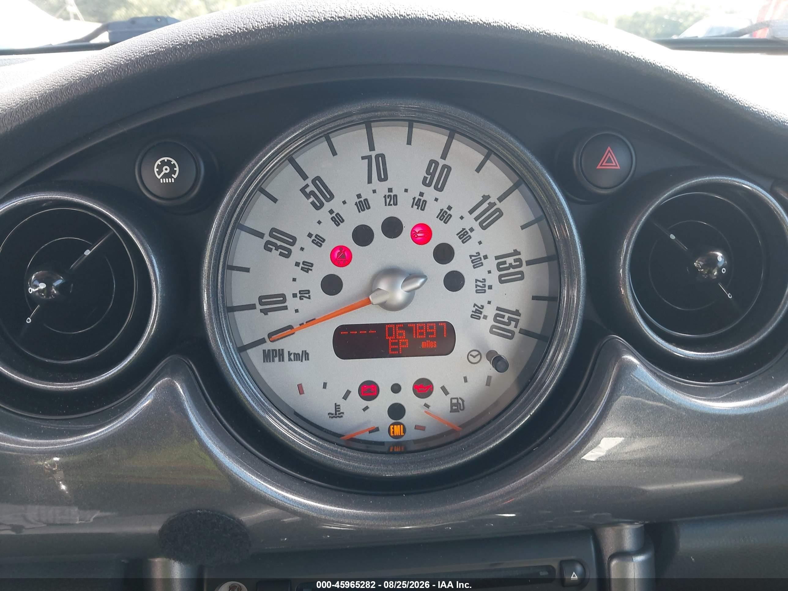 2006 Mini Cooper S   White vin: WMWRE33596TJ35788