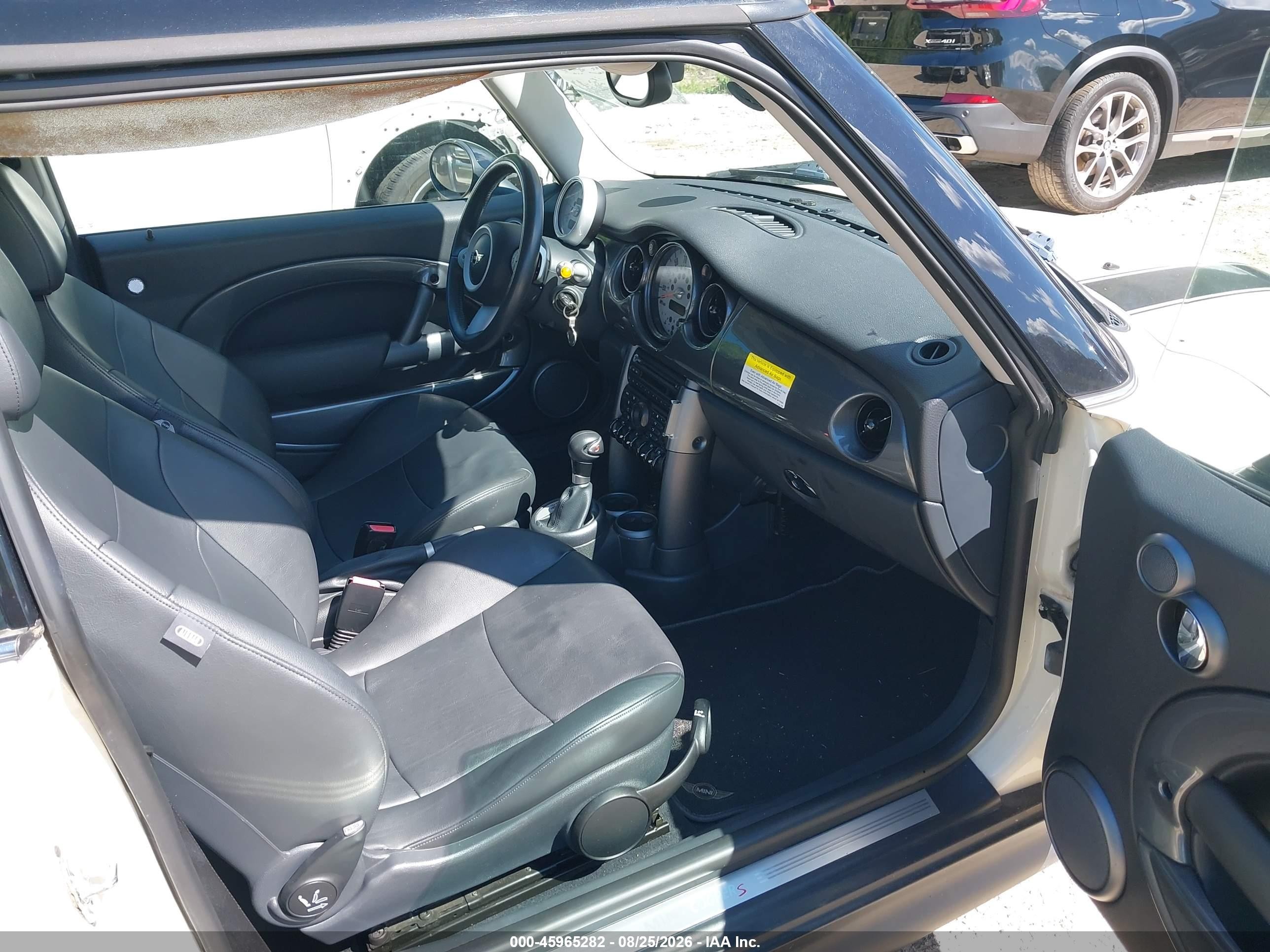 2006 Mini Cooper S   White vin: WMWRE33596TJ35788