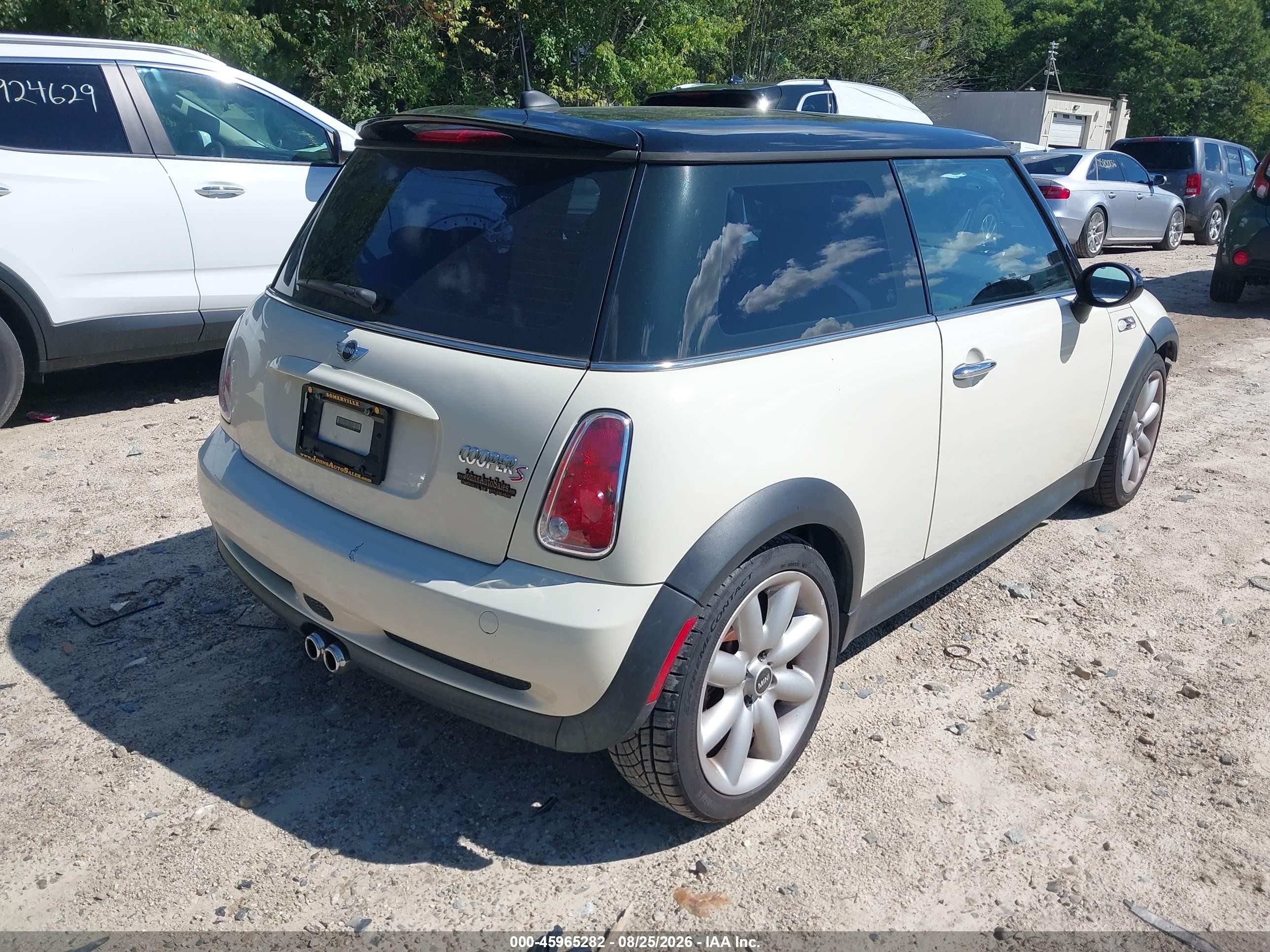 2006 Mini Cooper S   White vin: WMWRE33596TJ35788