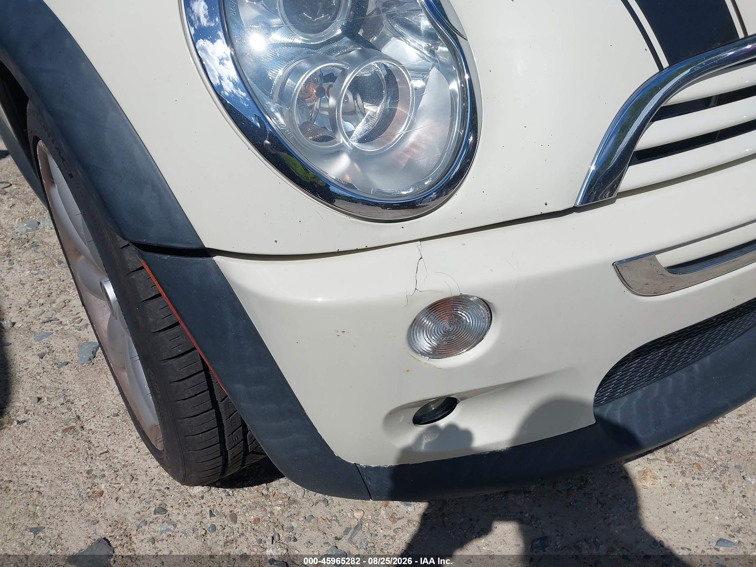 2006 Mini Cooper S   White vin: WMWRE33596TJ35788