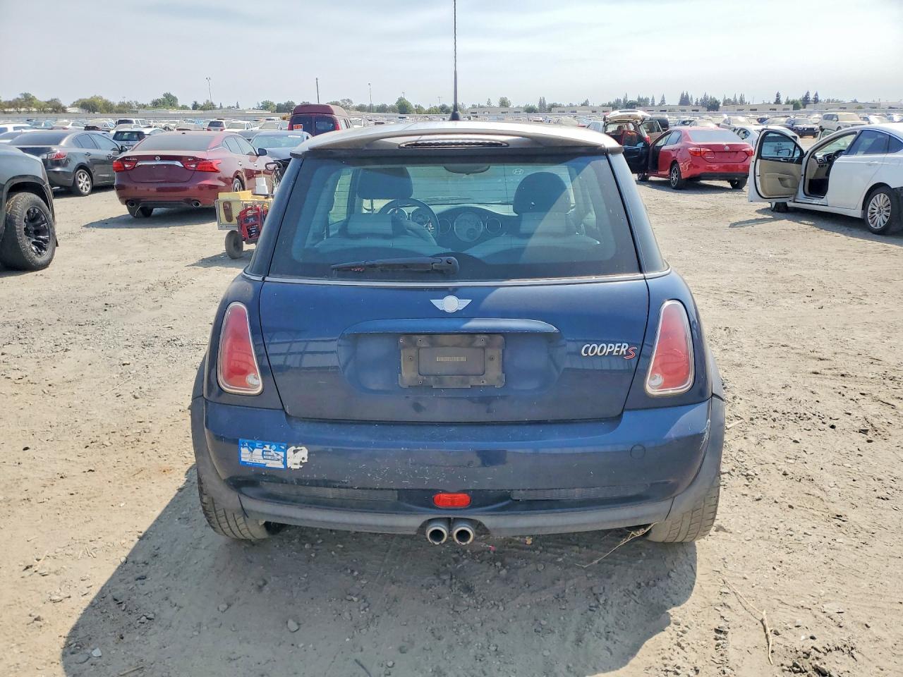 2006 Mini Cooper S Blue vin: WMWRE33596TJ37461