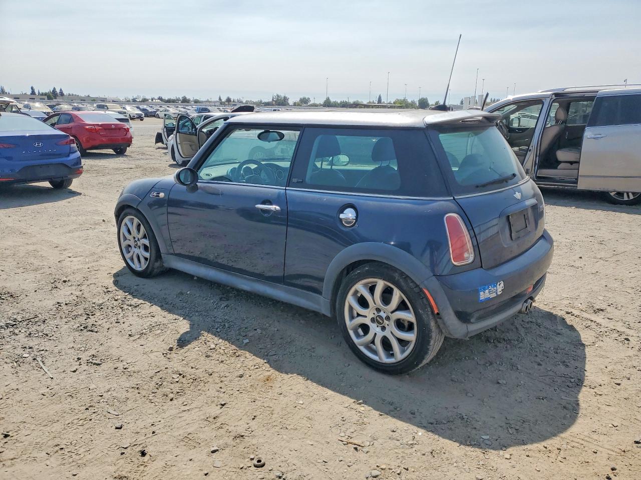 2006 Mini Cooper S Blue vin: WMWRE33596TJ37461