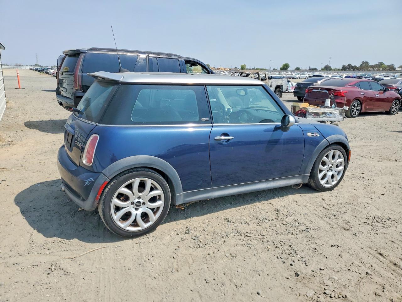 2006 Mini Cooper S Blue vin: WMWRE33596TJ37461