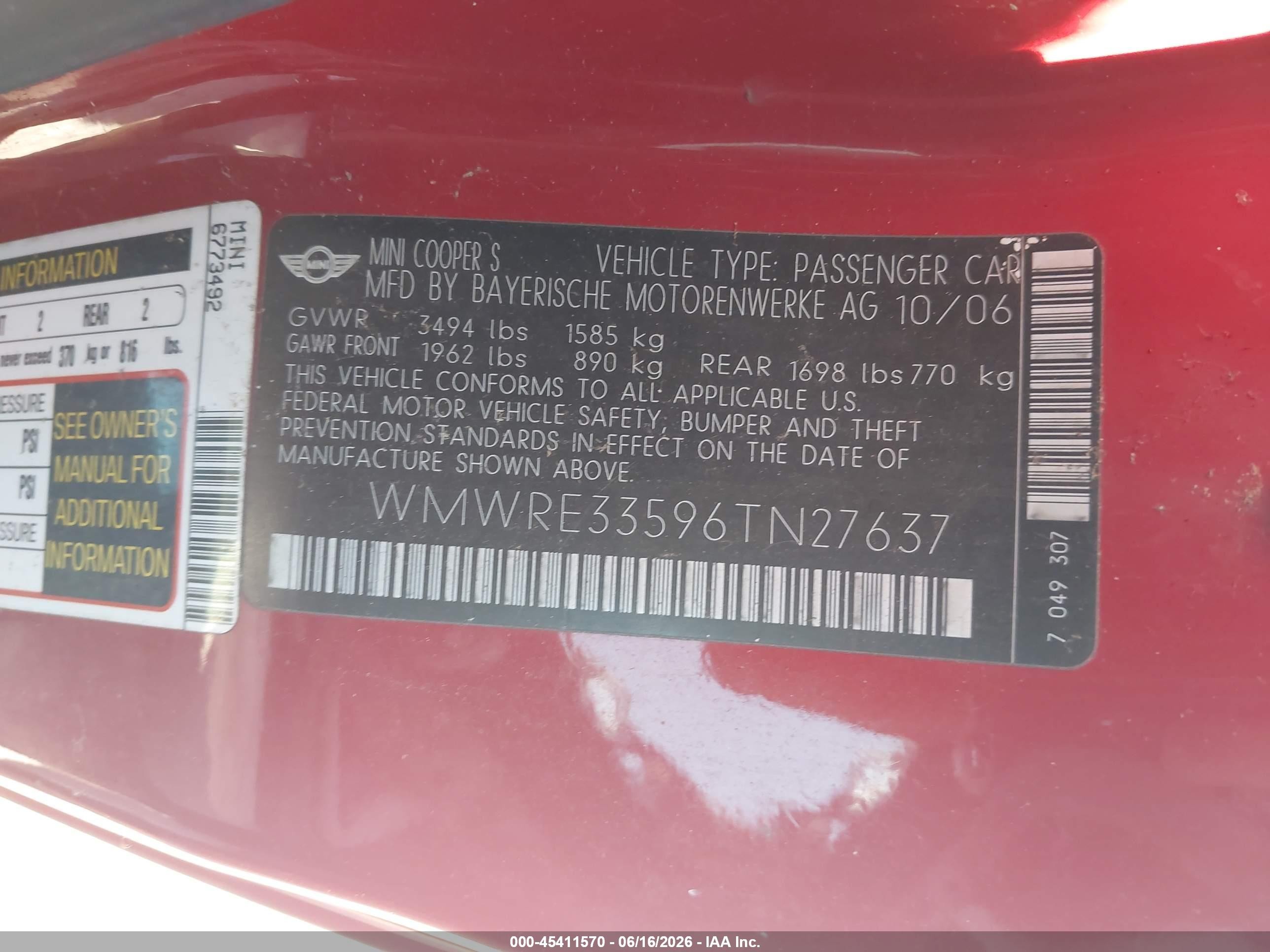 2006 Mini Cooper S   Red vin: WMWRE33596TN27637
