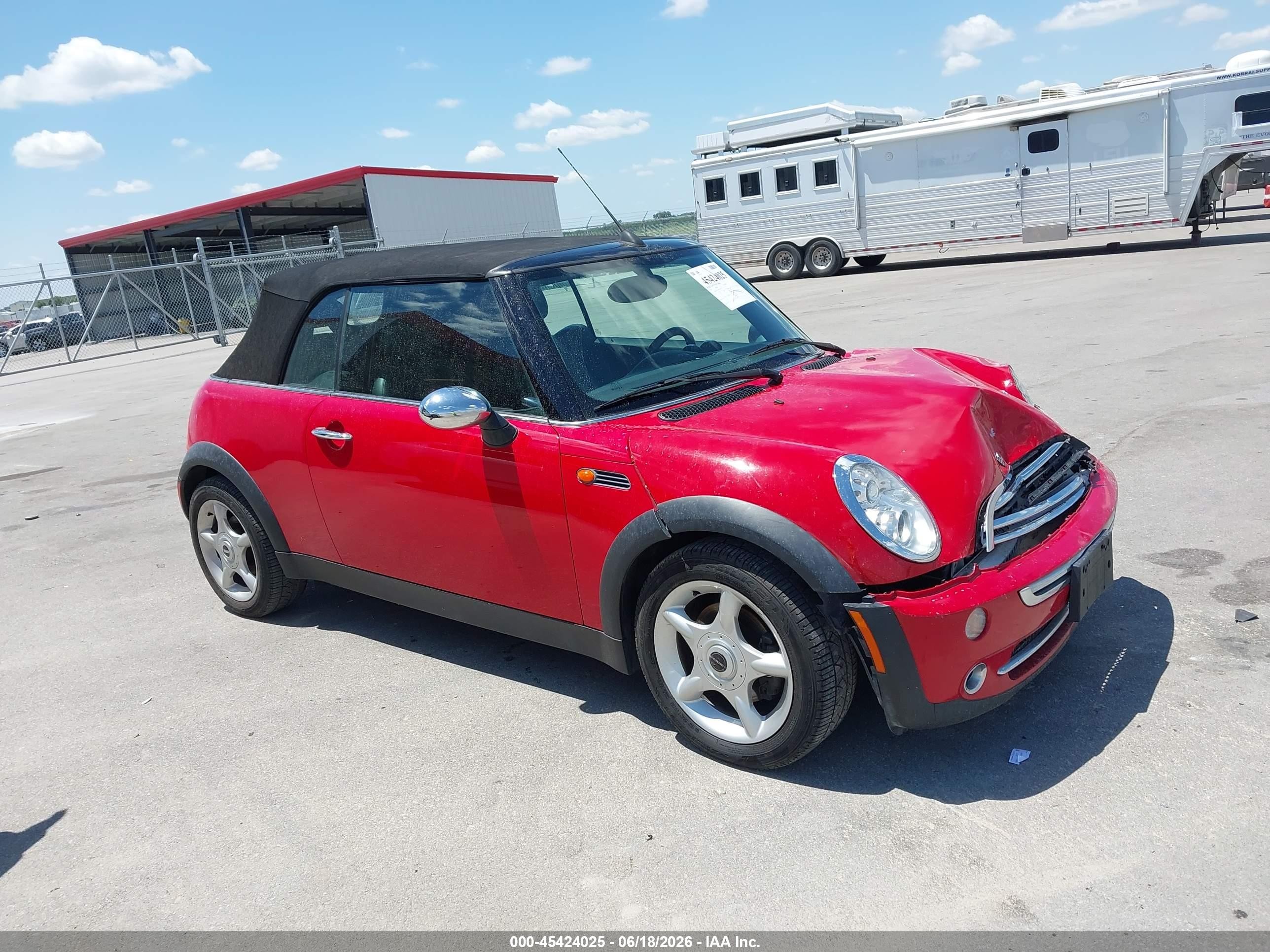 2005 Mini Cooper   Red vin: WMWRF33405TG10119