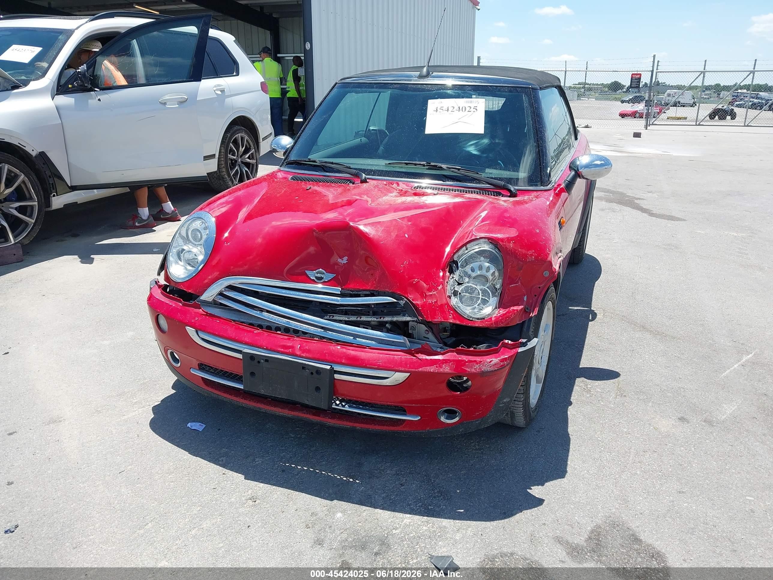2005 Mini Cooper   Red vin: WMWRF33405TG10119