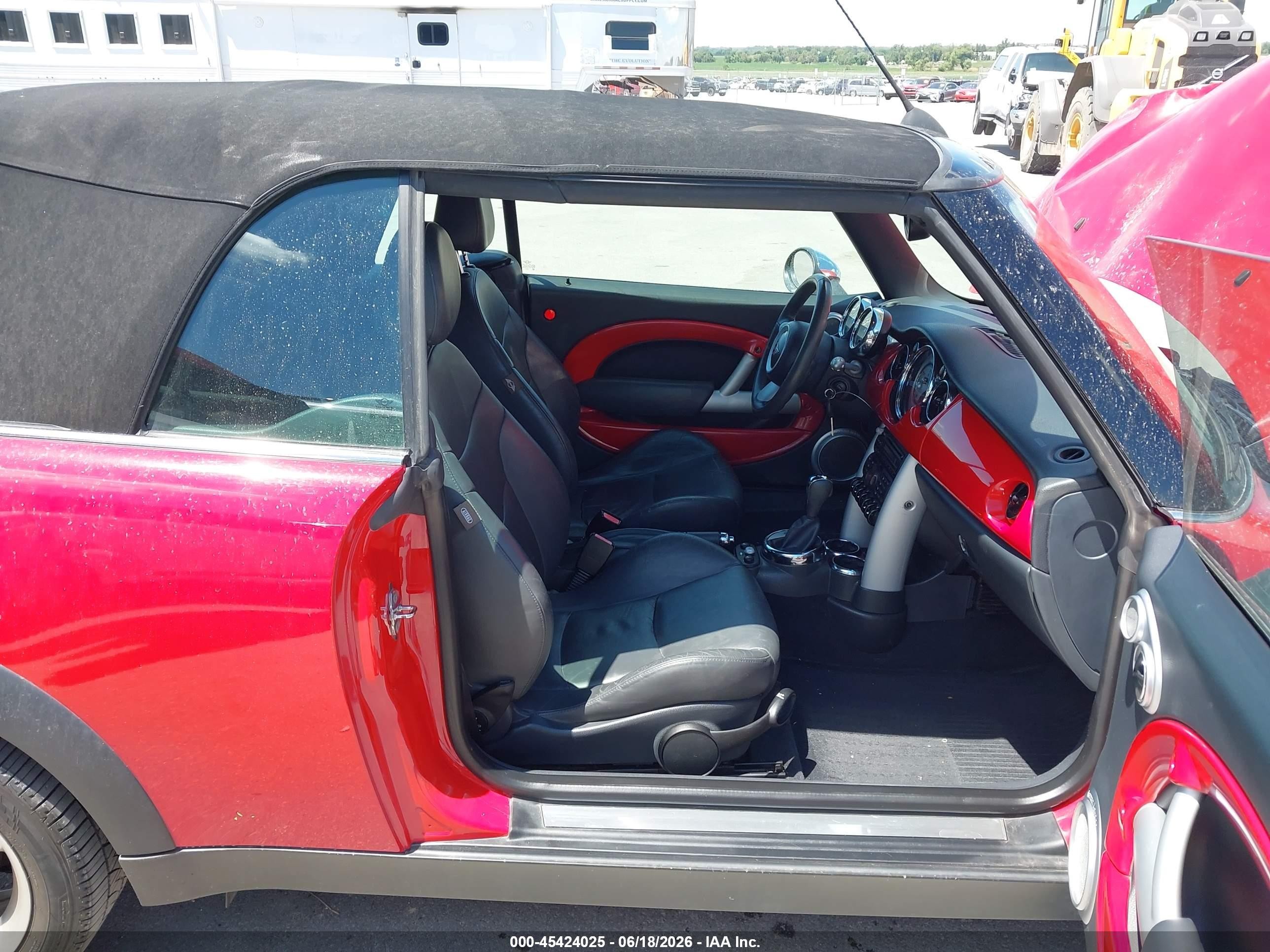 2005 Mini Cooper   Red vin: WMWRF33405TG10119