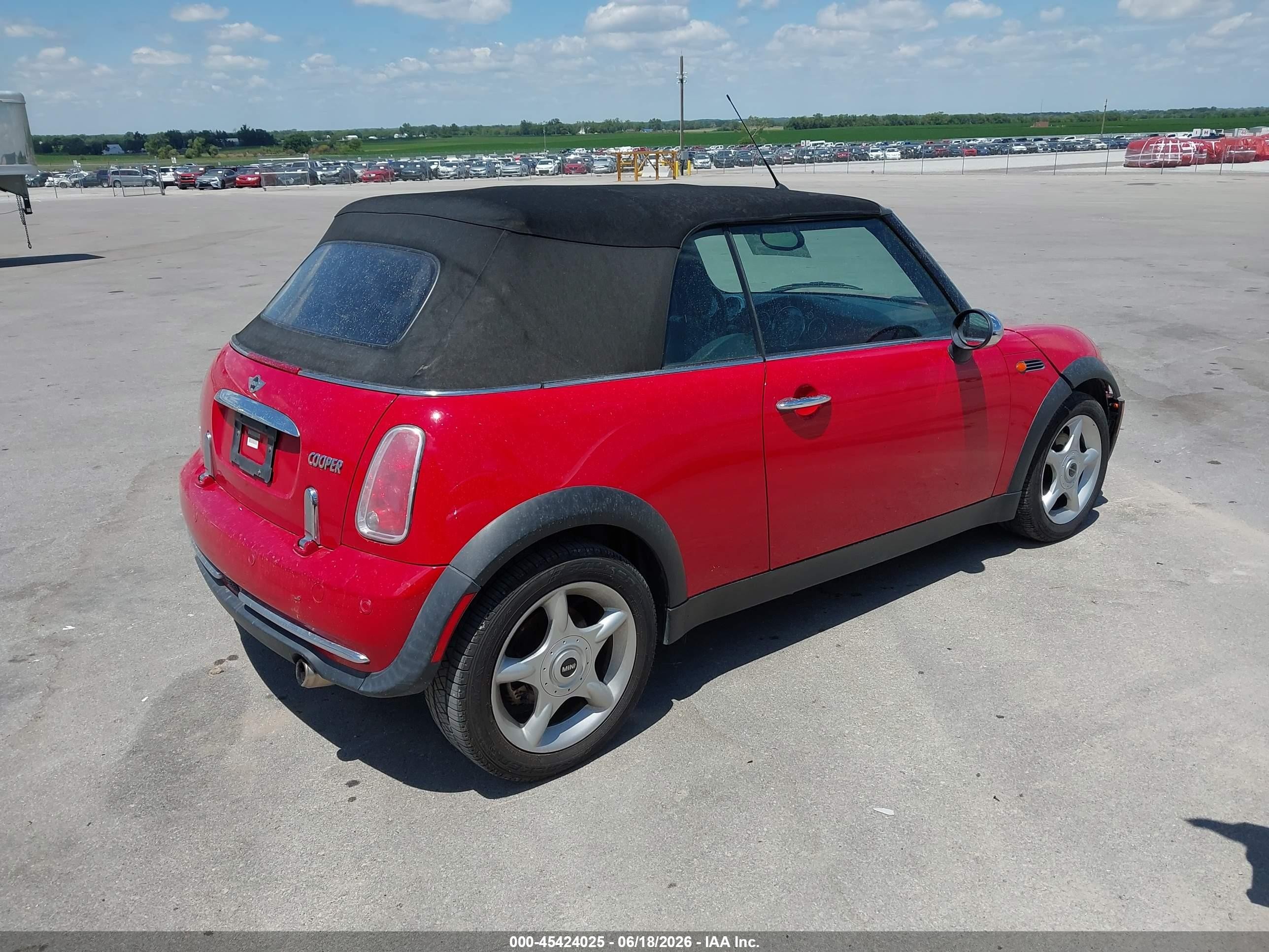 2005 Mini Cooper   Red vin: WMWRF33405TG10119
