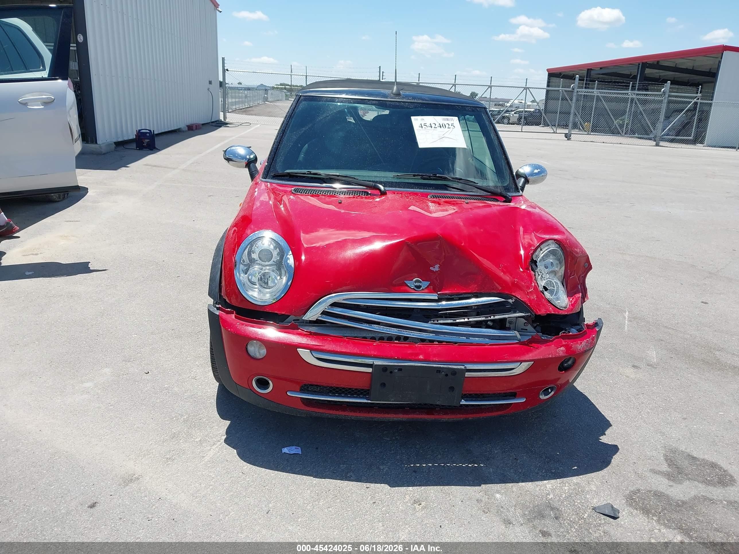 2005 Mini Cooper   Red vin: WMWRF33405TG10119