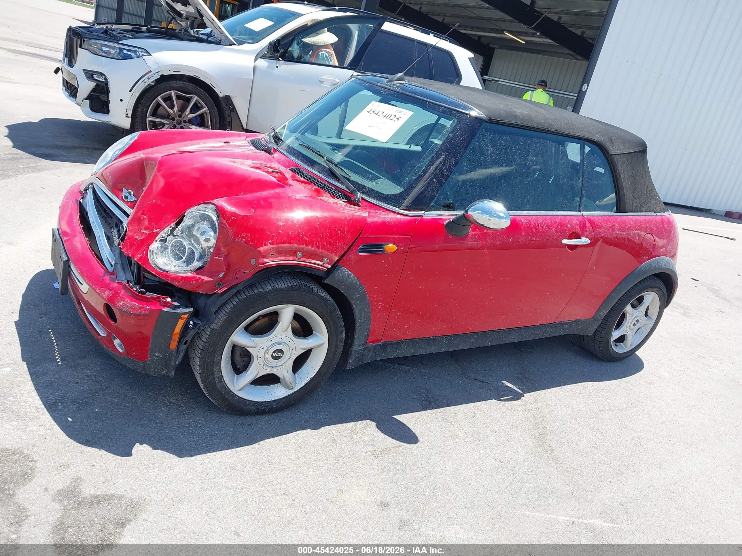 2005 Mini Cooper   Red vin: WMWRF33405TG10119