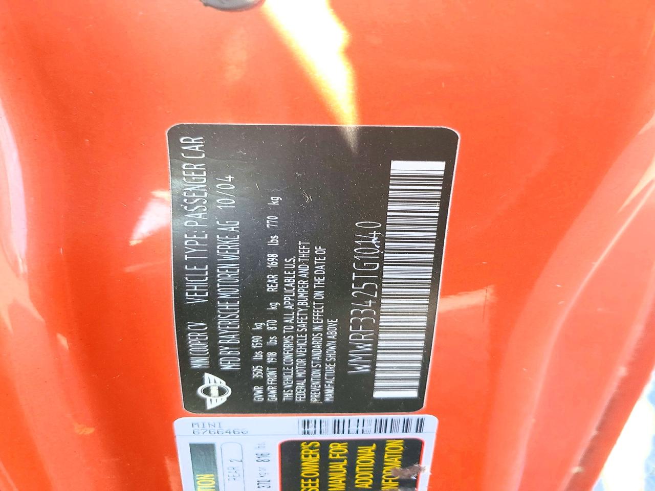 2005 Mini Cooper Orange vin: WMWRF33425TG10140