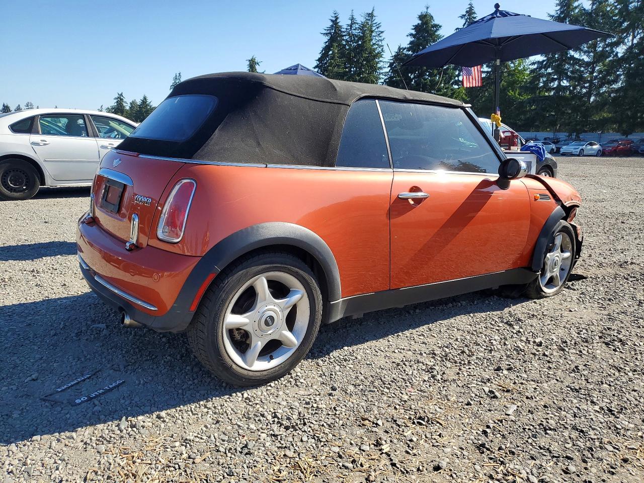 2005 Mini Cooper Orange vin: WMWRF33425TG10140