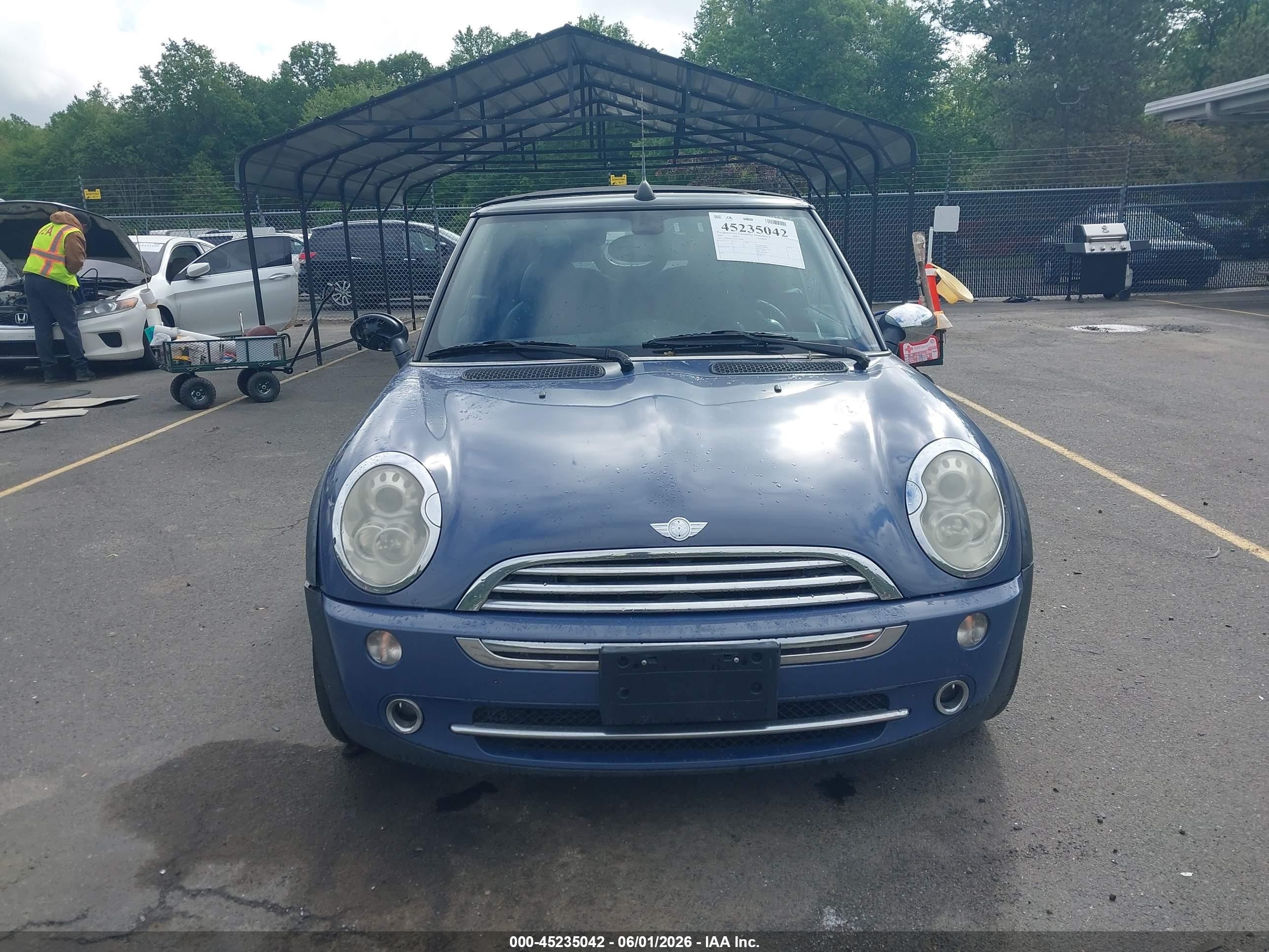 2005 Mini Cooper   Синий vin: WMWRF33455TG10987