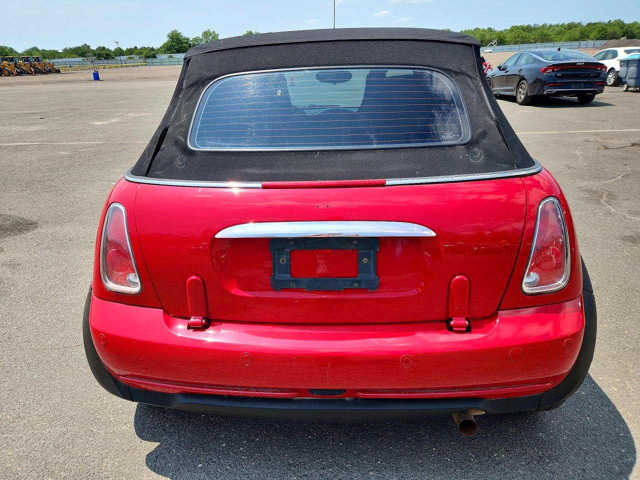 2008 Mini Cooper Base Red vin: WMWRF33508TG18153