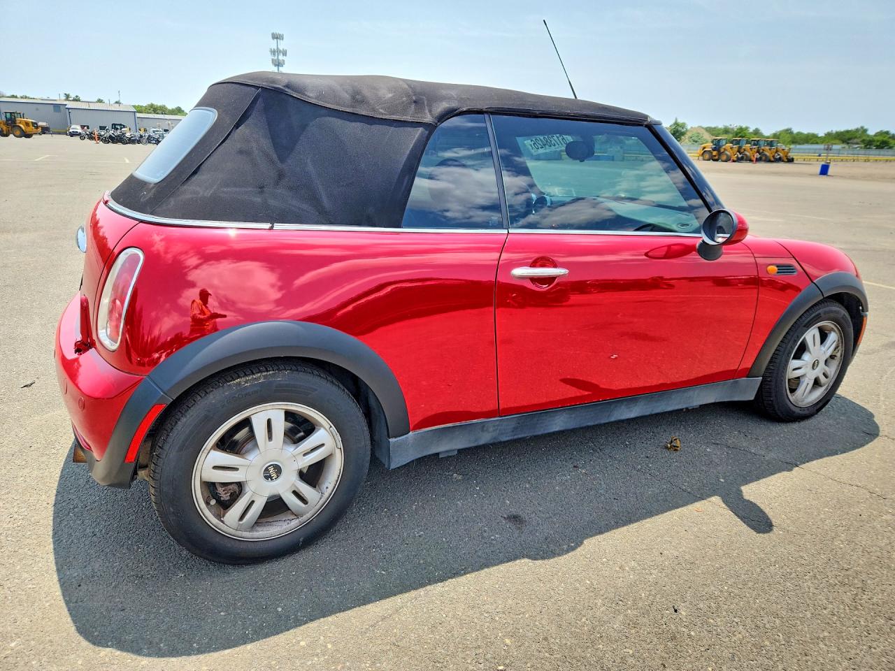 2008 Mini Cooper Base Red vin: WMWRF33508TG18153