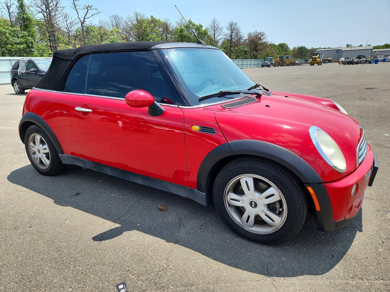 2008 Mini Cooper Base Red vin: WMWRF33508TG18153