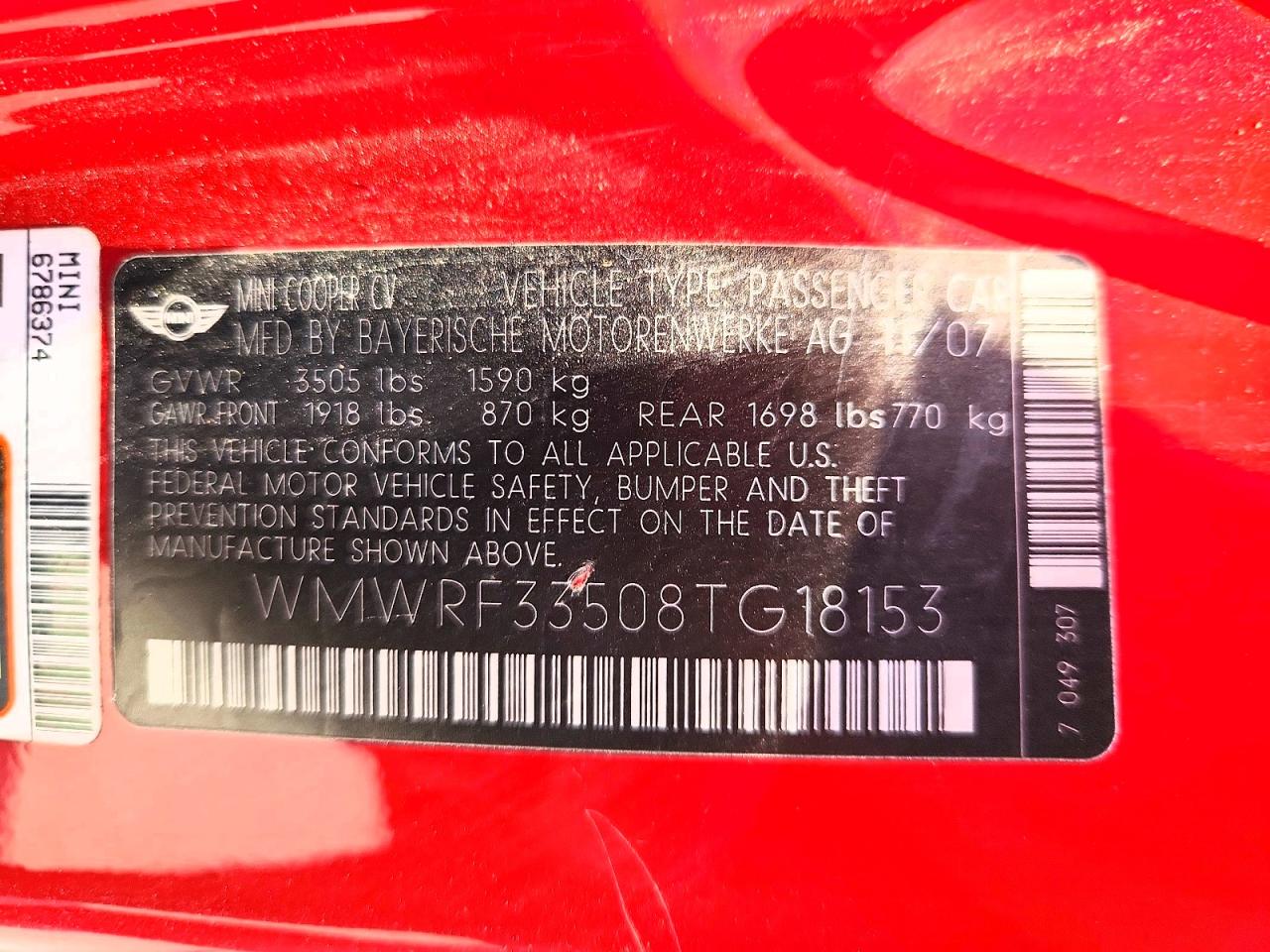 2008 Mini Cooper Base Red vin: WMWRF33508TG18153
