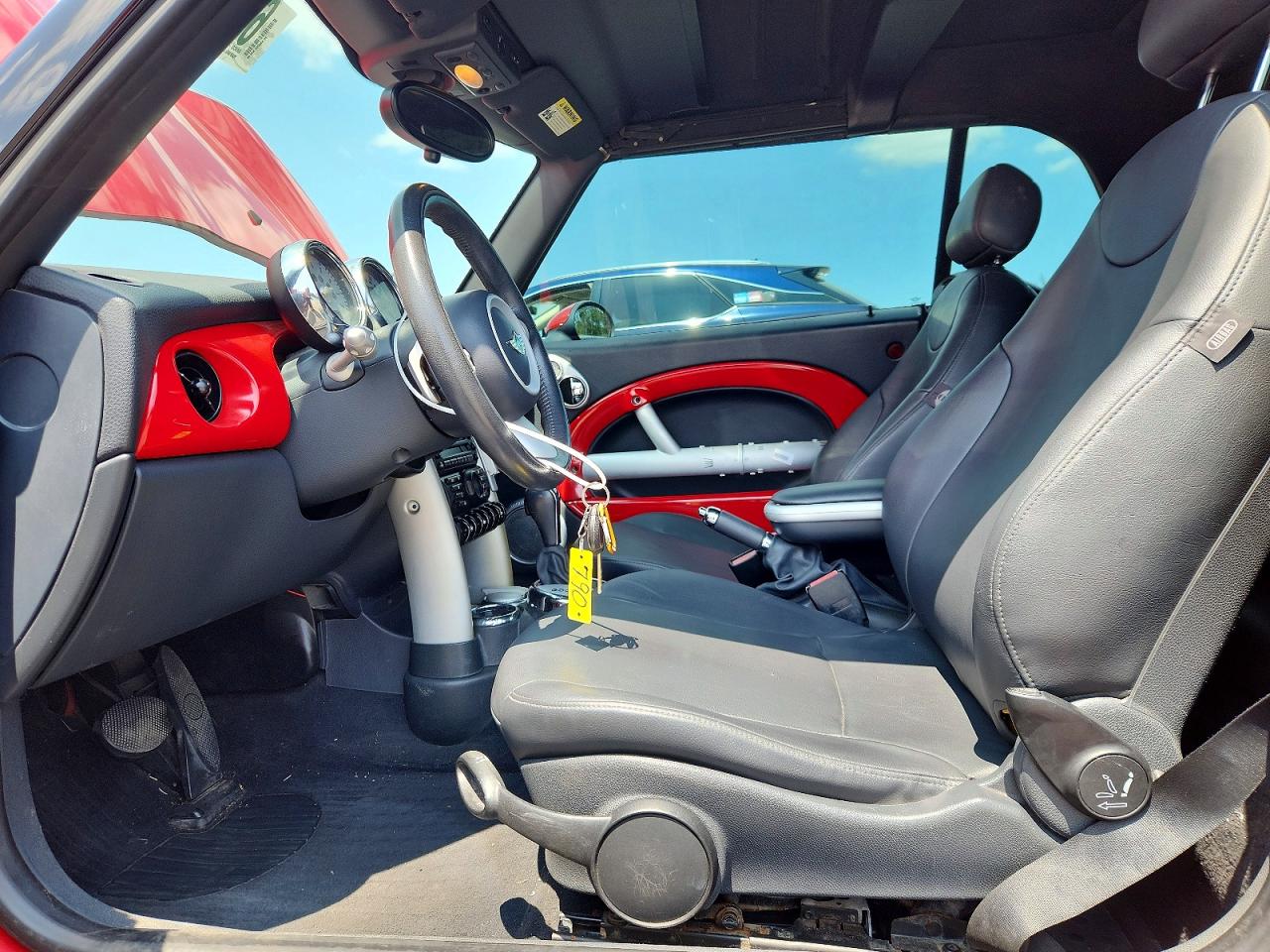 2008 Mini Cooper Base Red vin: WMWRF33508TG18153