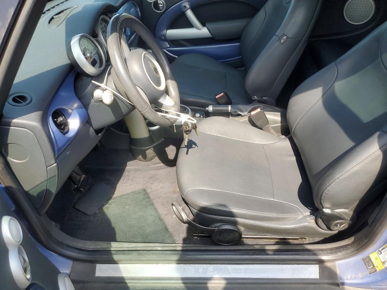 2007 Mini Cooper Blue vin: WMWRF33517TG17611