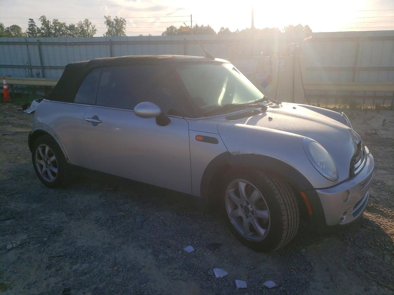 2008 Mini Cooper Silver vin: WMWRF33518TG19280