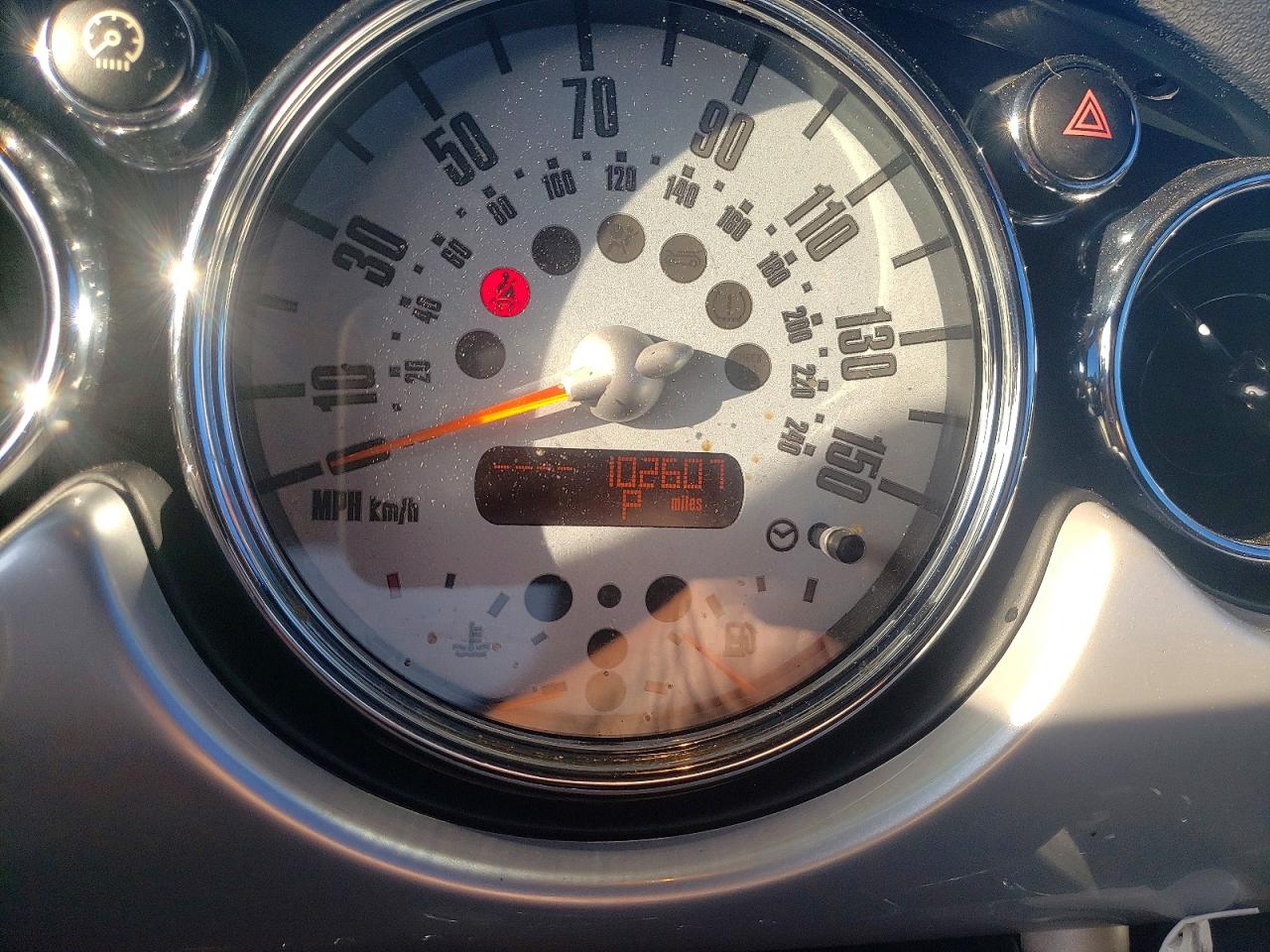 2008 Mini Cooper Silver vin: WMWRF33518TG19280