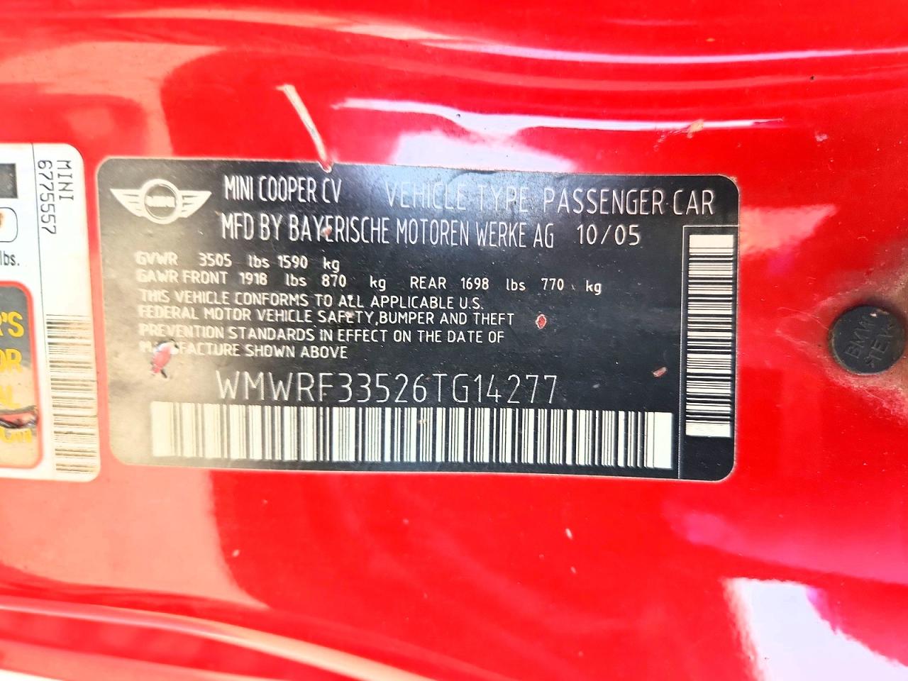 2006 Mini Cooper Red vin: WMWRF33526TG14277